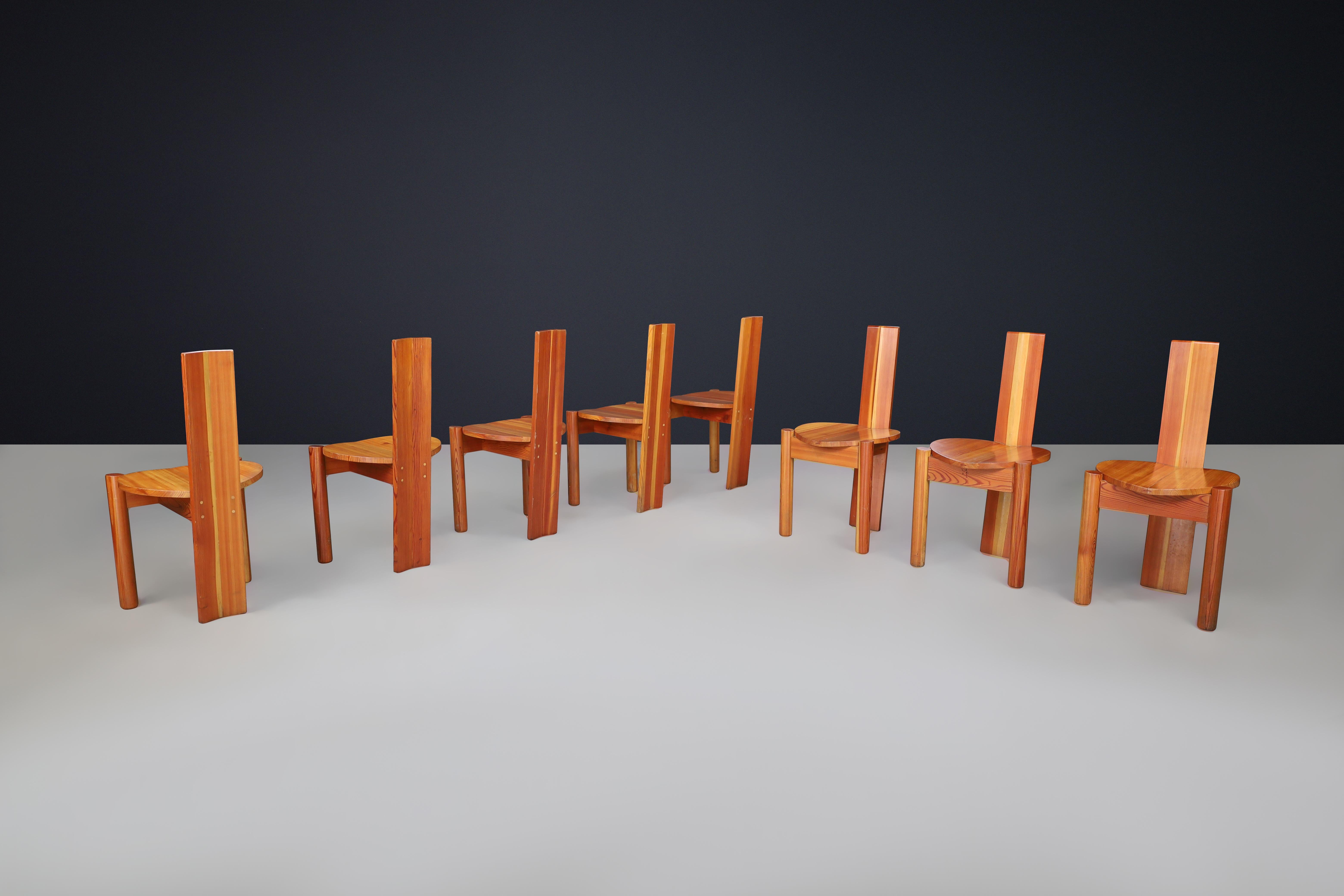 Pino Set of 8 Italian Postmodern Sculptural Pine Dining Chairs, 1970s in vendita