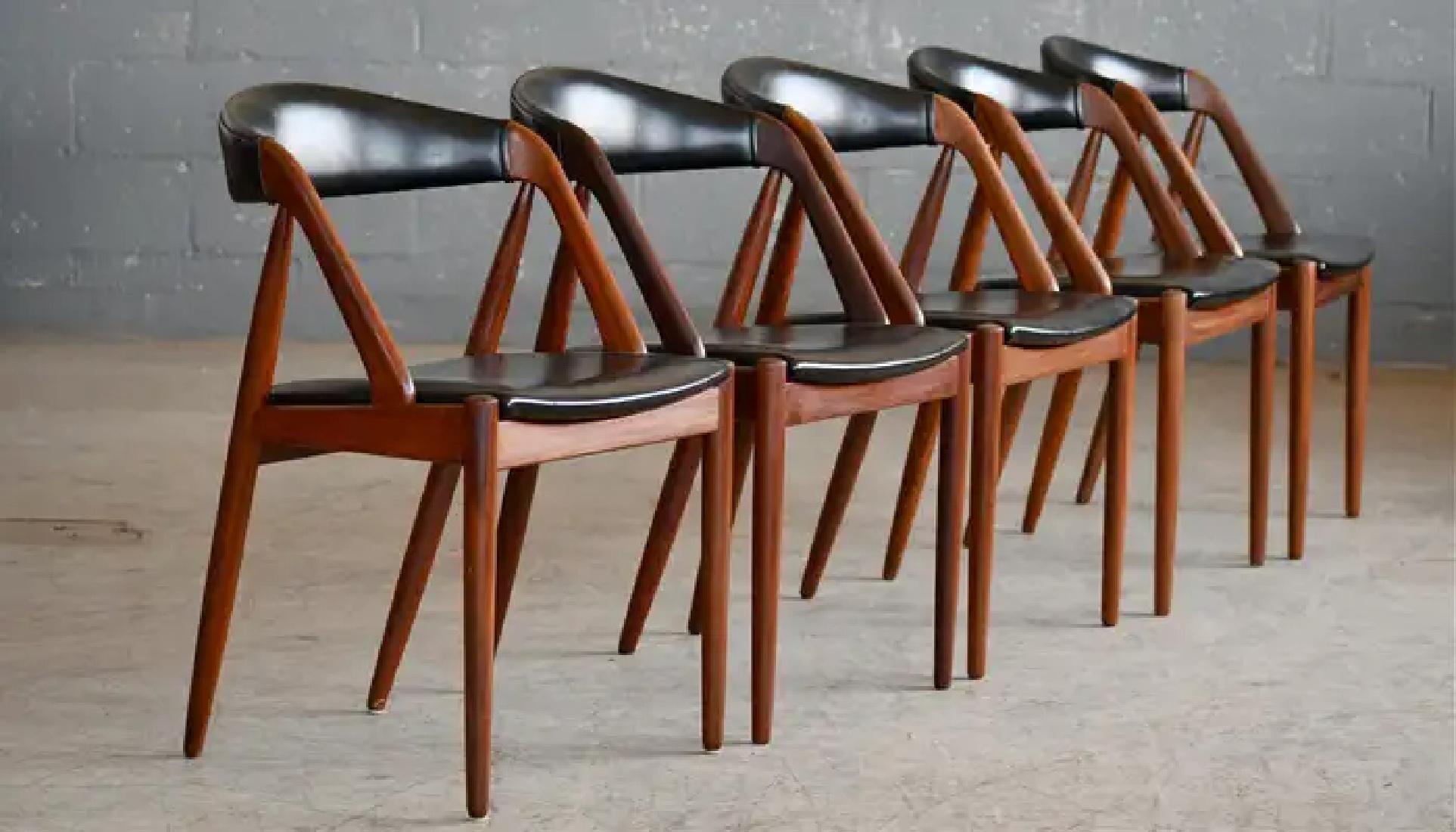 Mid-Century Modern Set of 8 Kai Kristiansen Teak Dining Chairs Model 31 for Schou Andersen