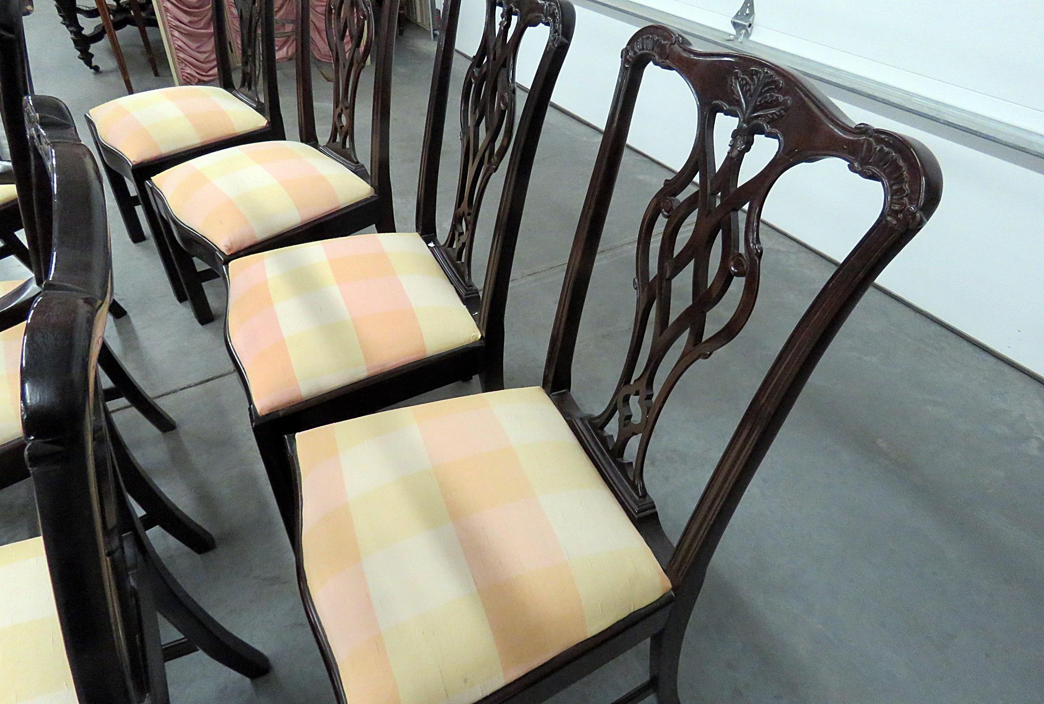 Set of 8 Kindel Chippendale Style Dining Chairs In Good Condition In Swedesboro, NJ