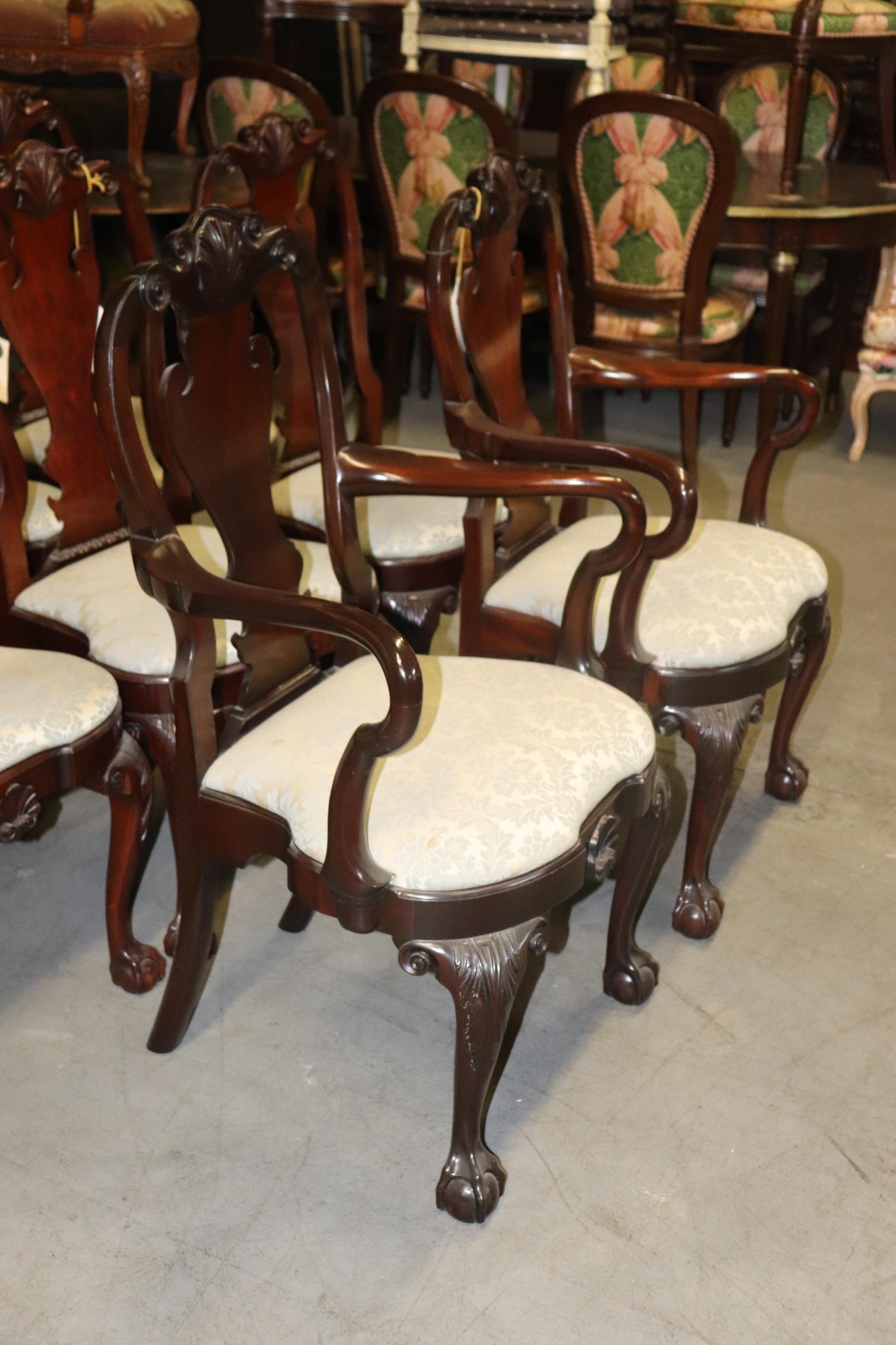   Set of 8 Kindel Winterthur Collection Solid Mahogany Dining Chairs  In Good Condition In Swedesboro, NJ