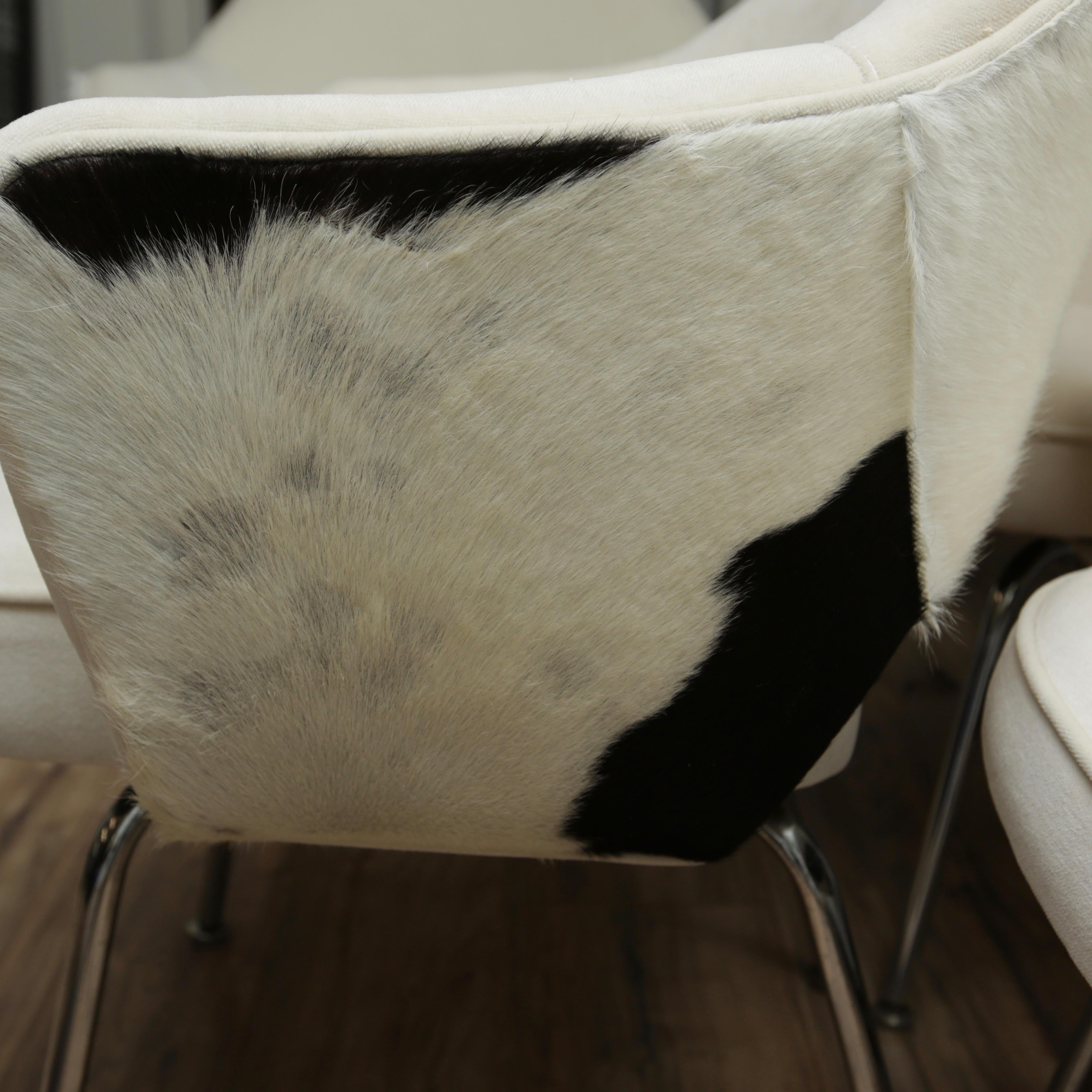Set of 8 Knoll Executive Chairs in Cowhide In Good Condition For Sale In New London, CT