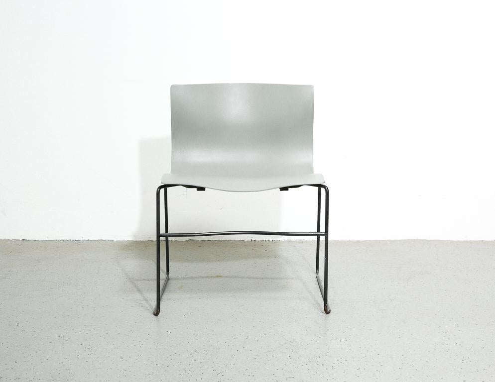 Vintage 'Handkerchief' stacking chairs designed by Massimo Vignelli for Knoll, 1983. Grey plastic seat over a painted steel rod base. 18