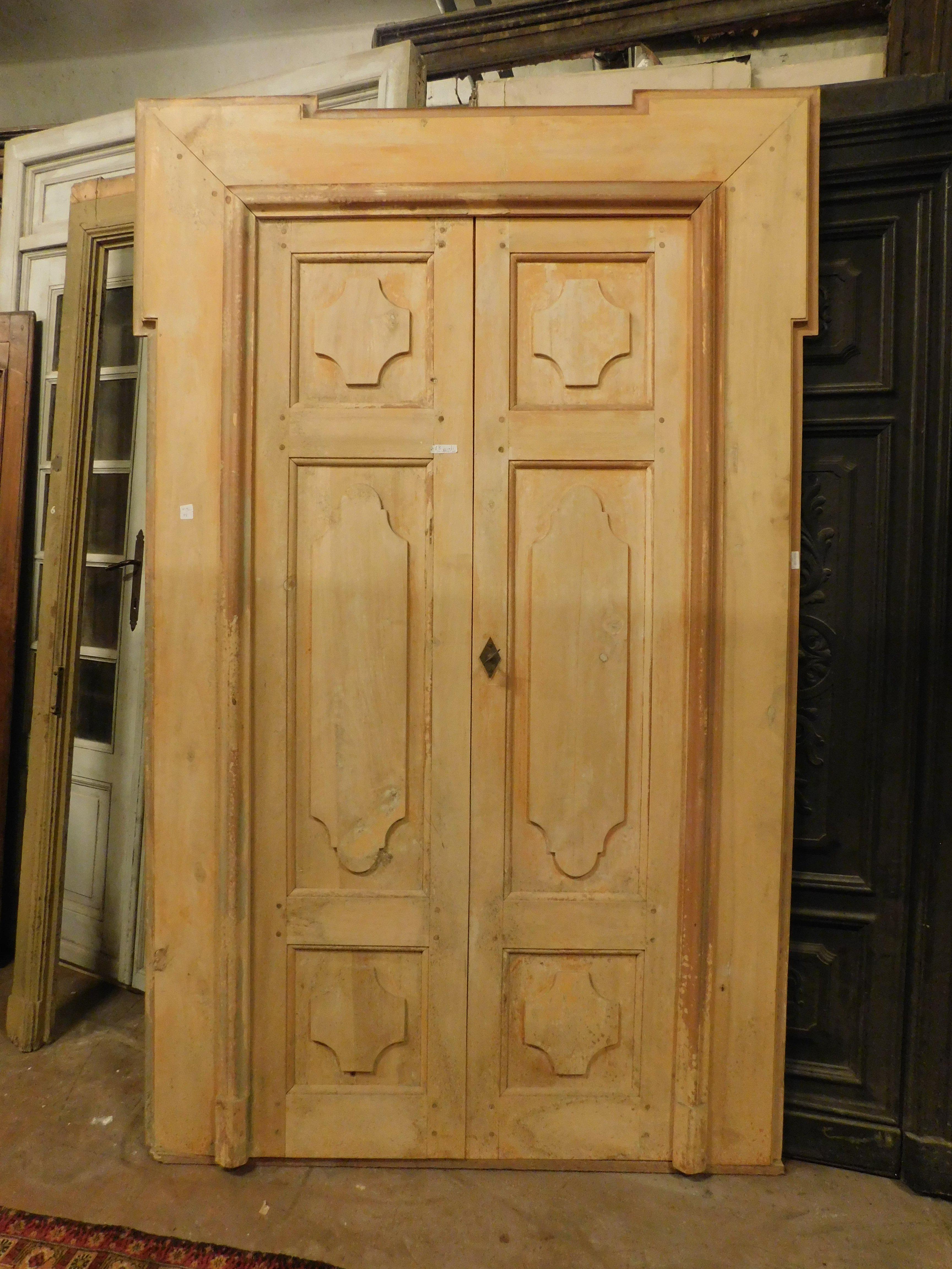 unique and rare, series of 8 antique double doors, lacquered yellow poplar background with original ear frame, incredible find as it is difficult to find such large series of antique doors, built in Italy towards the end of the 19th century. We sell