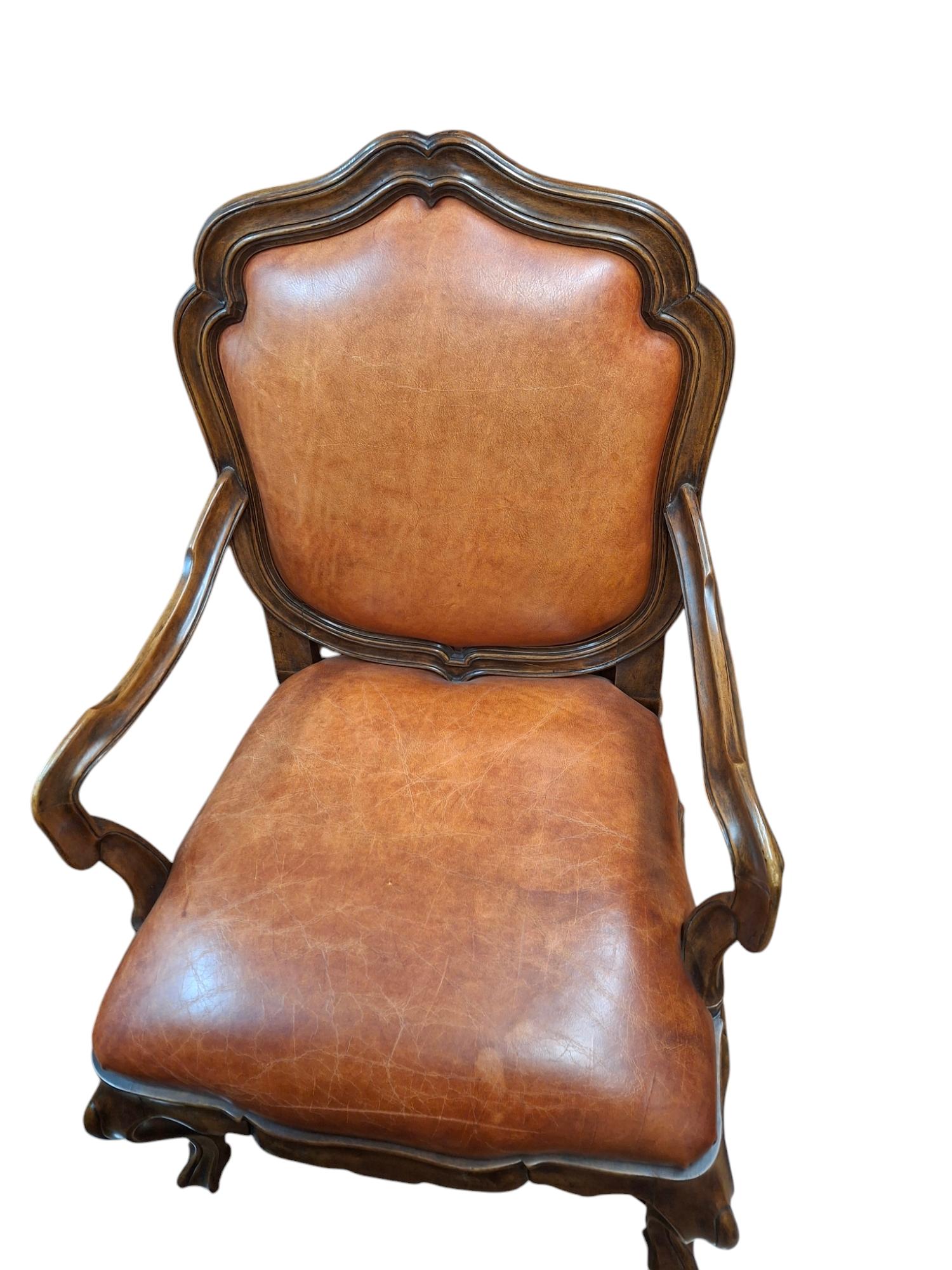 20ième siècle Ensemble de 8 grands fauteuils en noyer de style vénitien par Therien Studio Workshops en vente