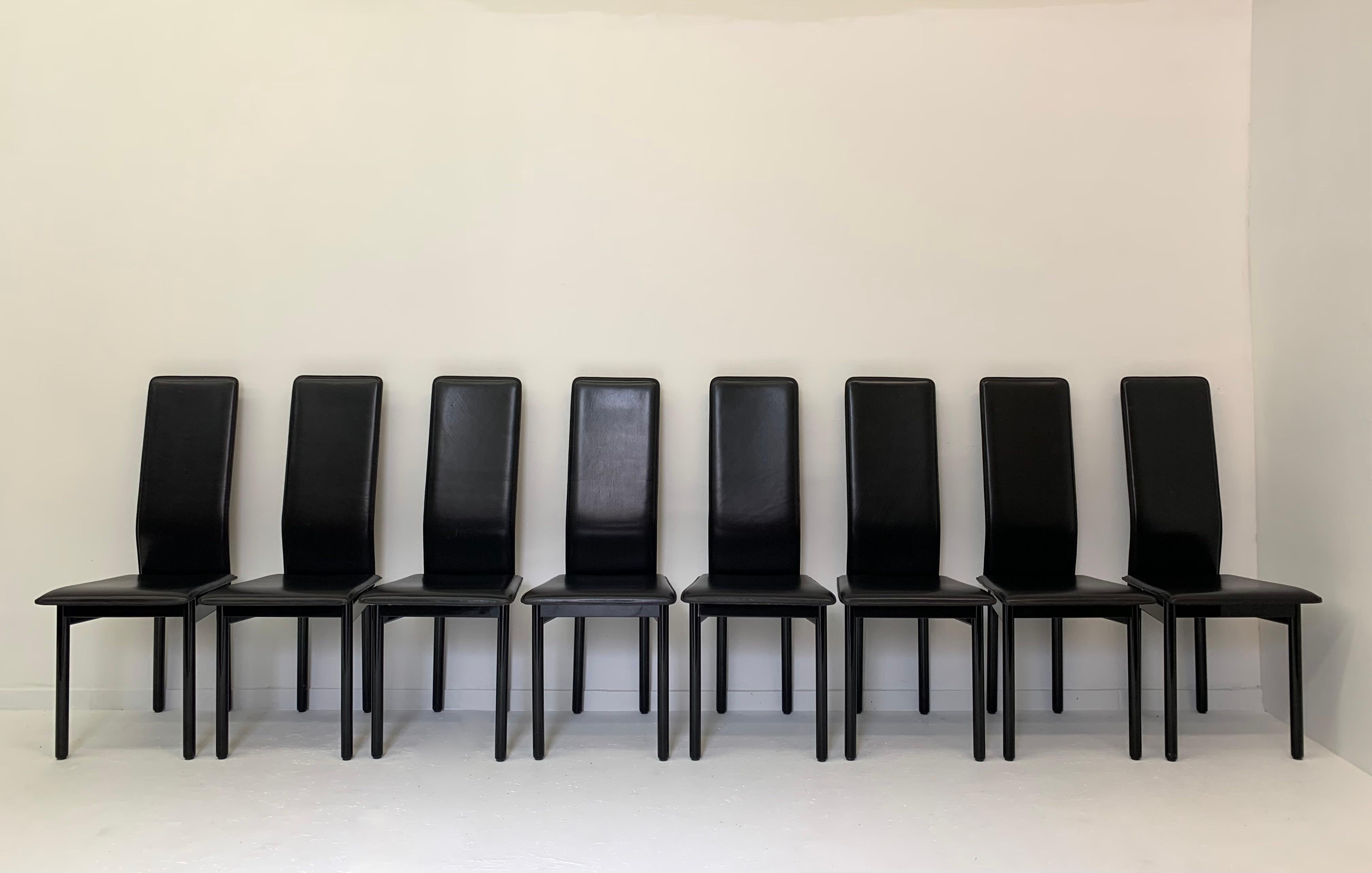 Ensemble de 8 chaises italiennes en cuir Pozzi, années 1980 en vente 4