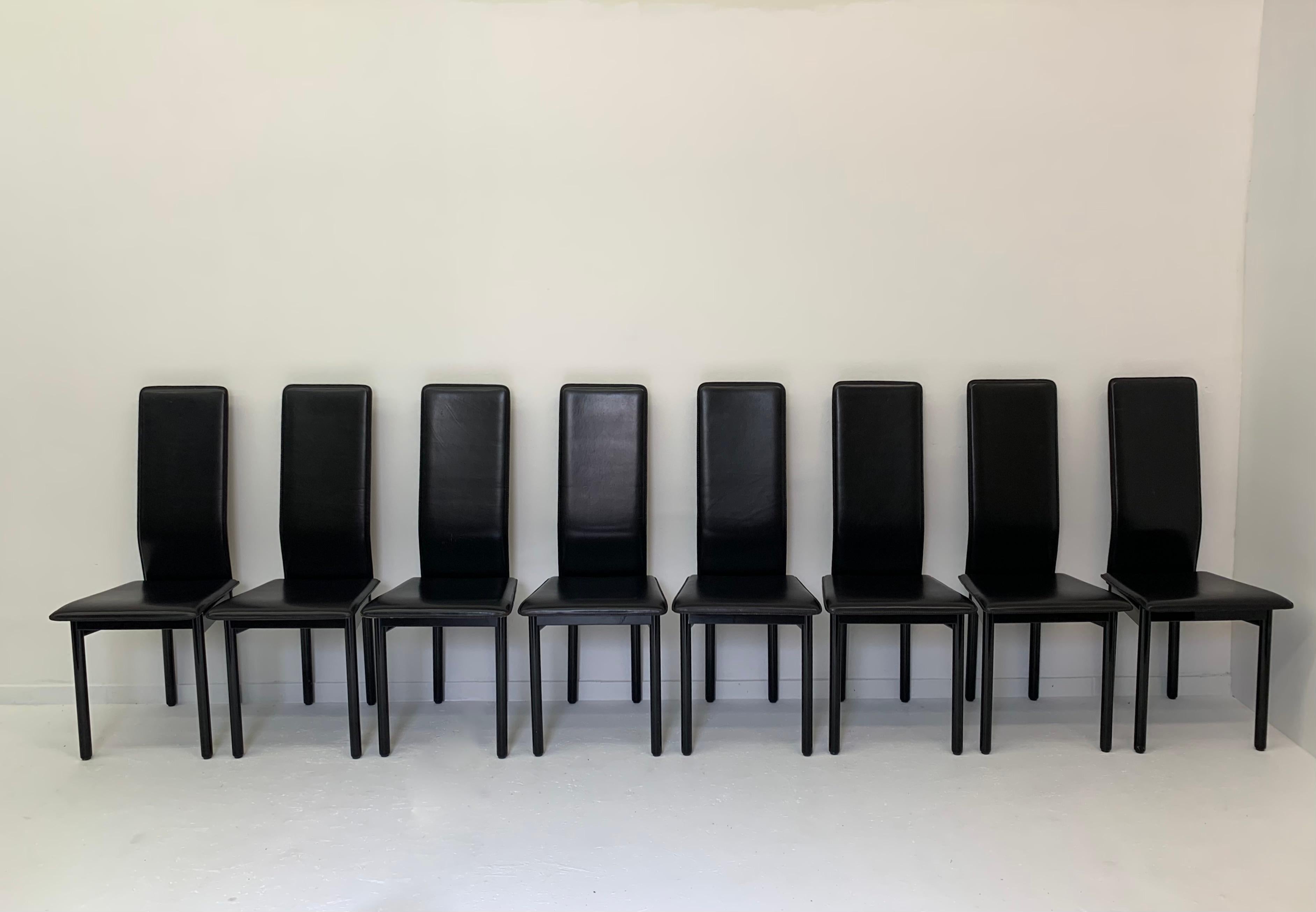 Ensemble de 8 chaises italiennes en cuir Pozzi, années 1980 en vente 6
