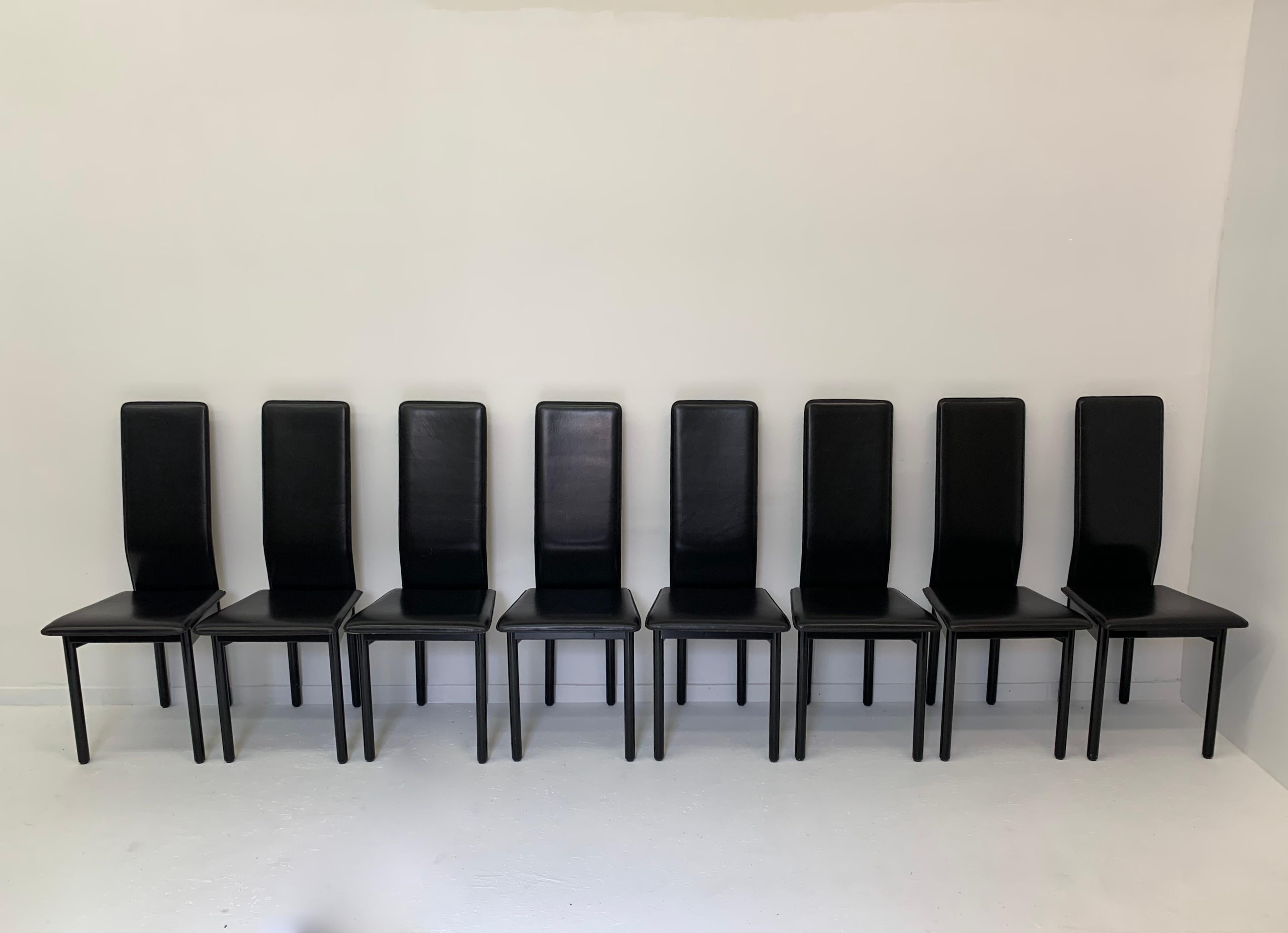 Ensemble de 8 chaises italiennes en cuir Pozzi, années 1980 en vente 8