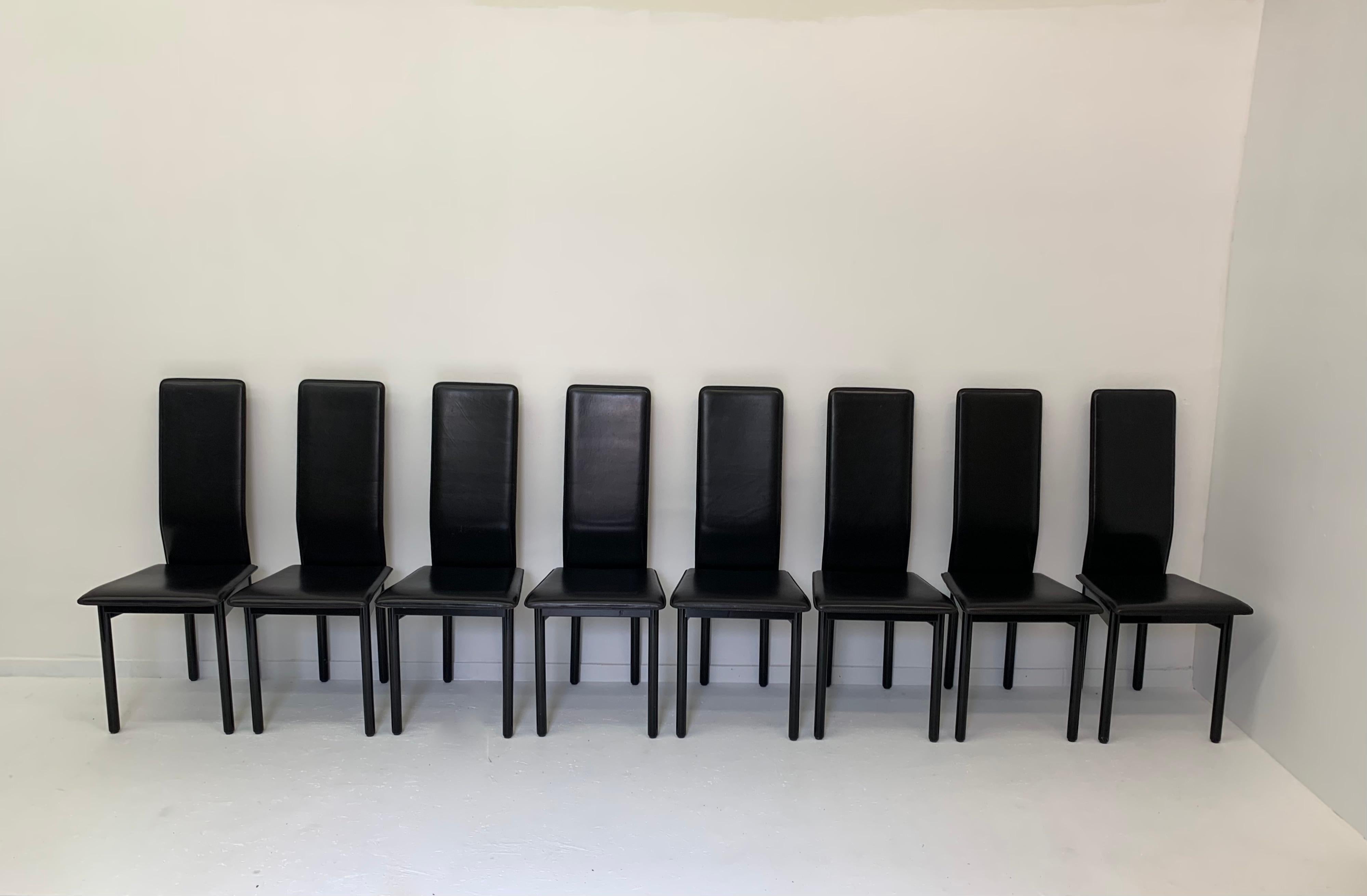 Ensemble de 8 chaises italiennes en cuir Pozzi, années 1980 en vente 9