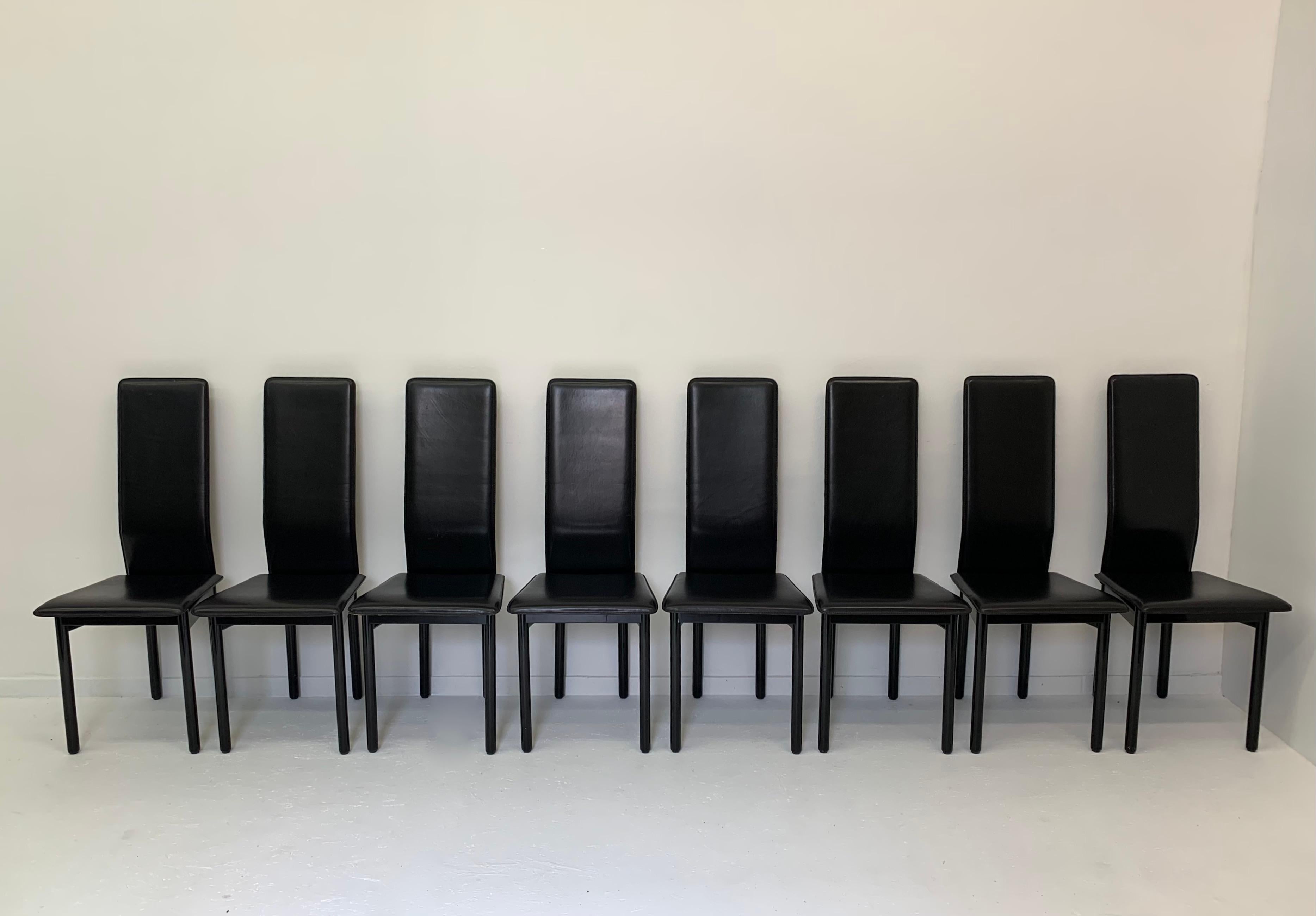 Ensemble de 8 chaises italiennes en cuir Pozzi, années 1980 en vente 2
