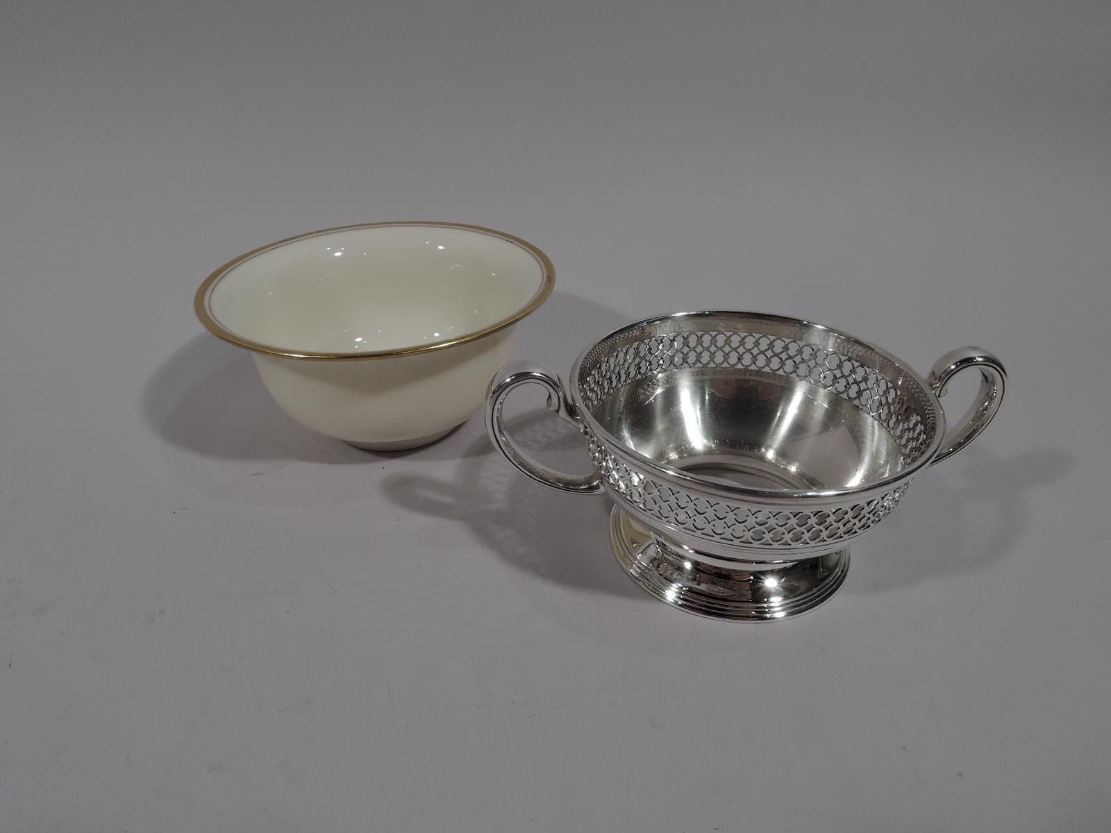 Set of 8 Lenox Porcelain Bouillon Bowls in Tiffany Sterling Silver Holders (amerikanisch)