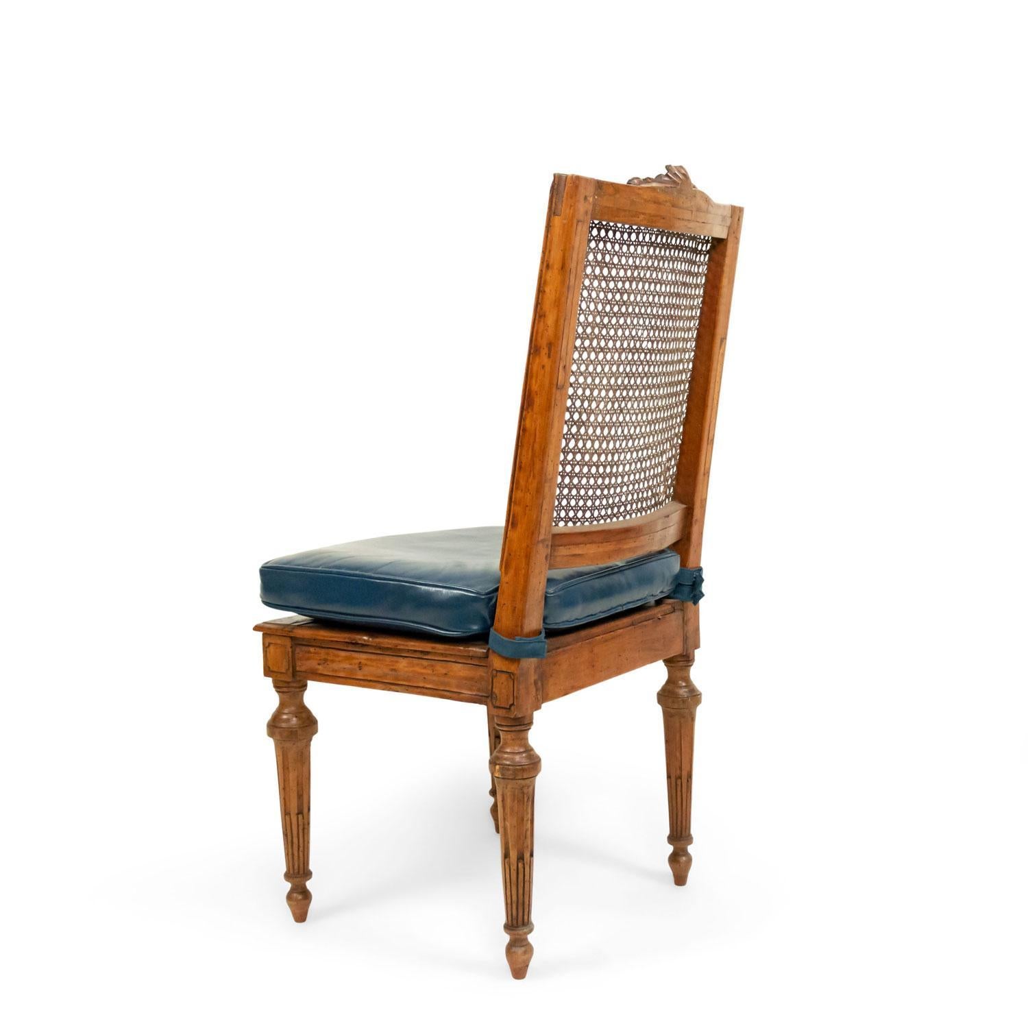 Ensemble de 8 chaises d'appoint Louis XVI en bois de hêtre Bon état - En vente à Queens, NY