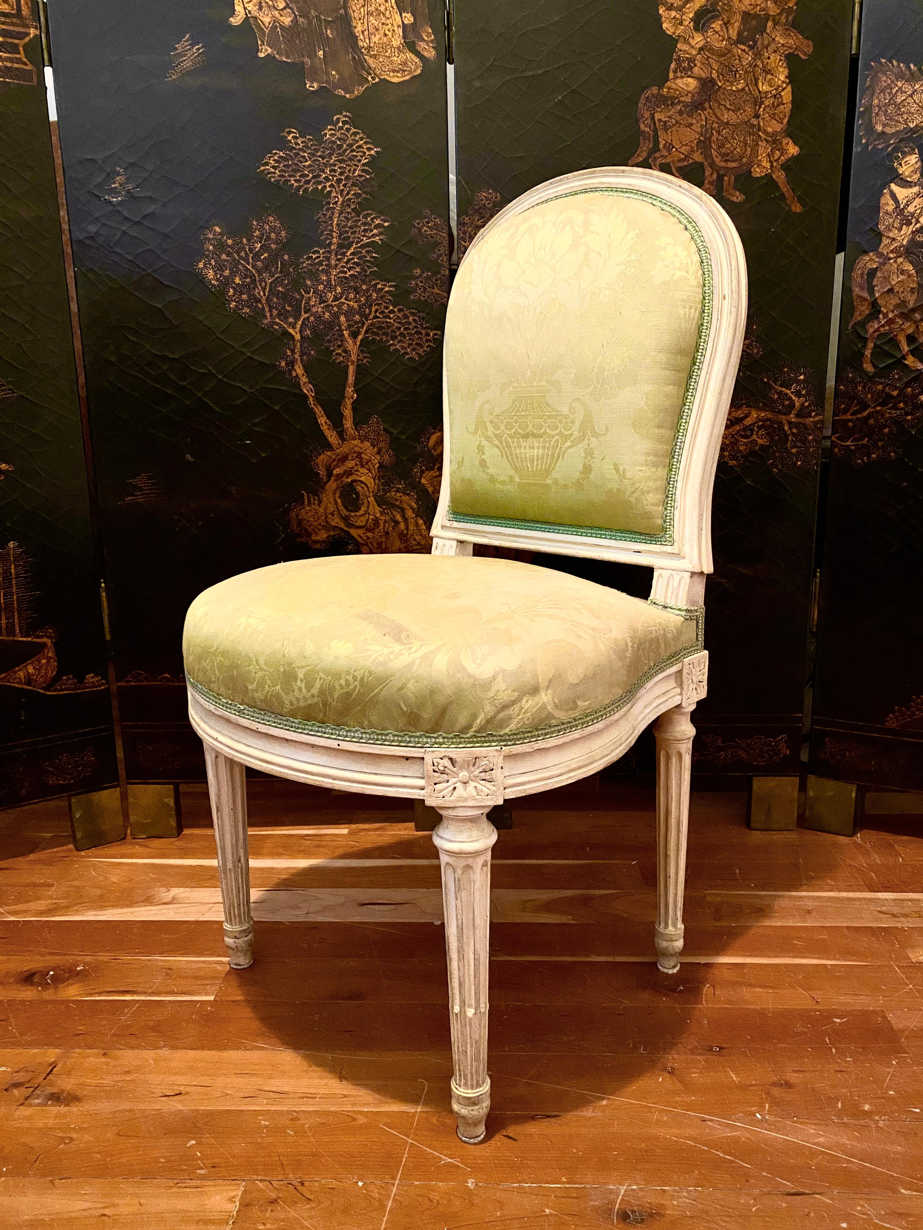 Satz von 8 französischen Stühlen im Louis-XVI-Stil (Französisch) im Angebot