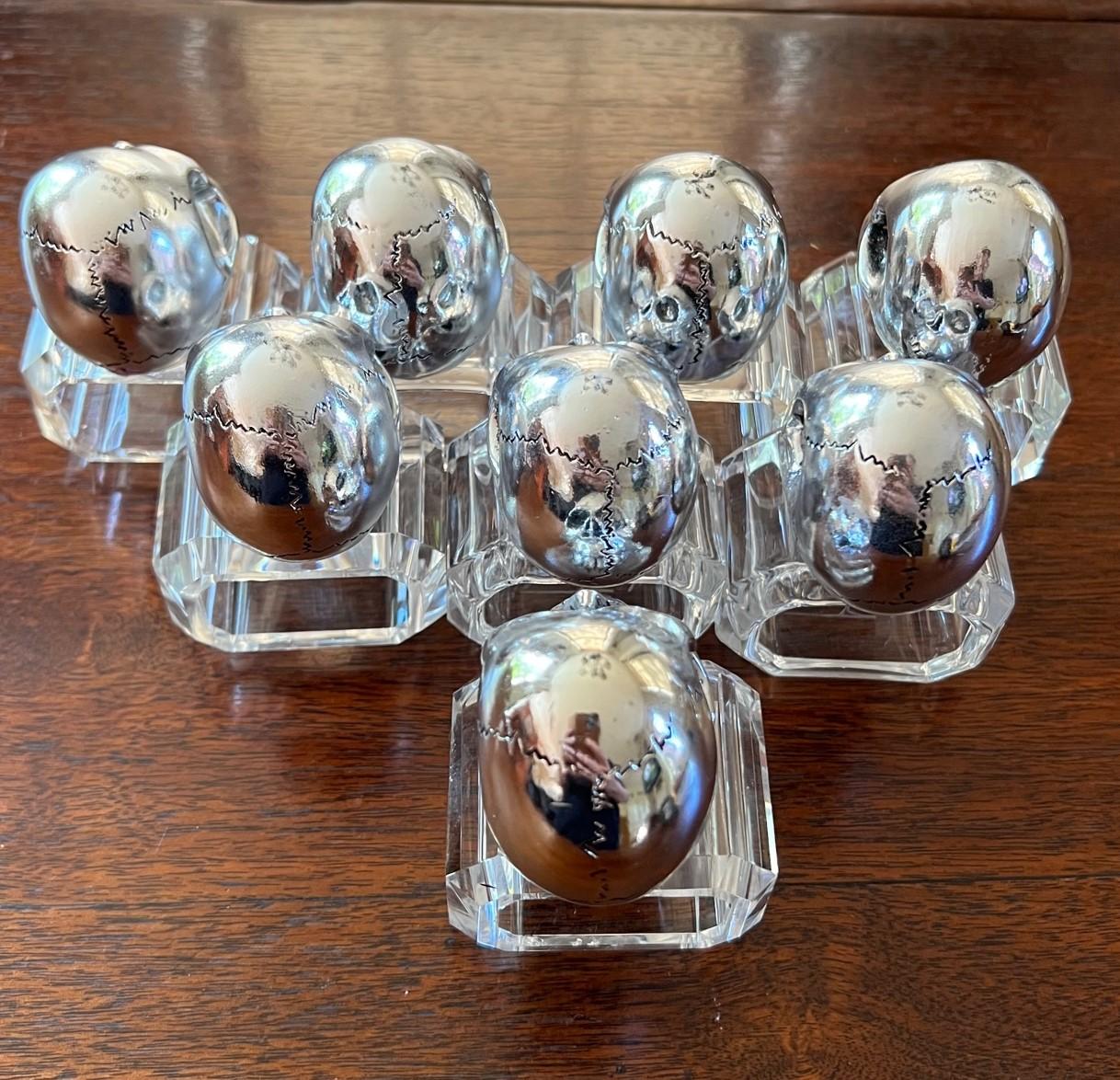 Set of 8 Lucite and Molded Skull Head Napkin Rings In Good Condition For Sale In Morristown, NJ