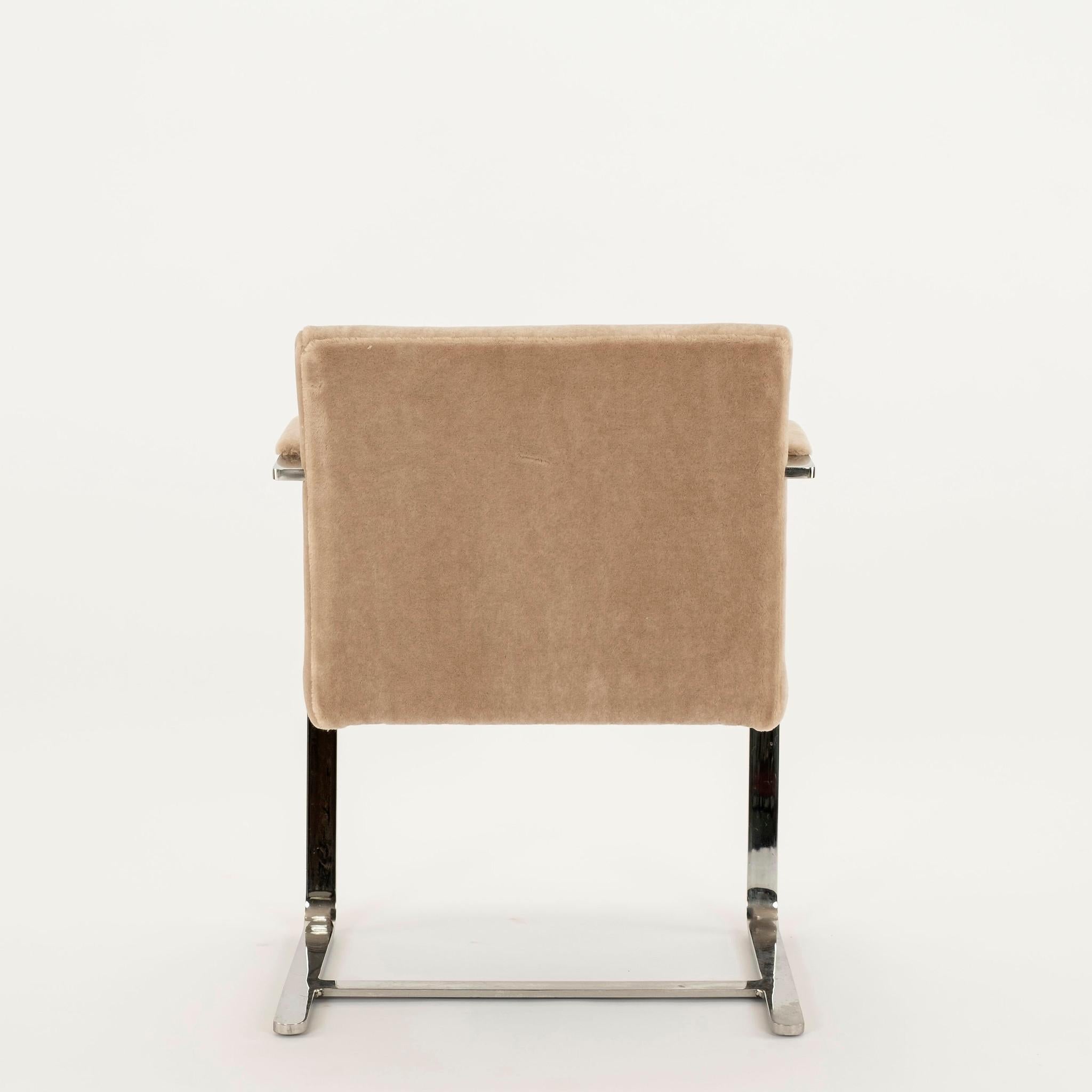 20th Century Set of 8 Ludwig Mies van der Rohe Flat Bar Brno Chairs