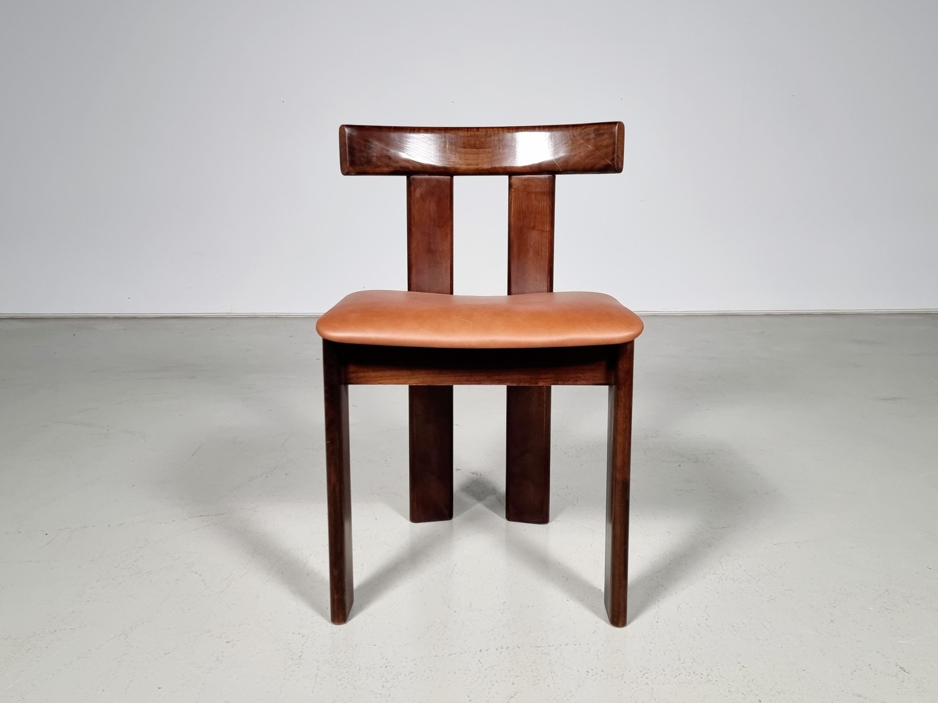 Set of 6 Luigi Vaghi dining chairs in ash wood and cognac leather, Italy, 1960 4
