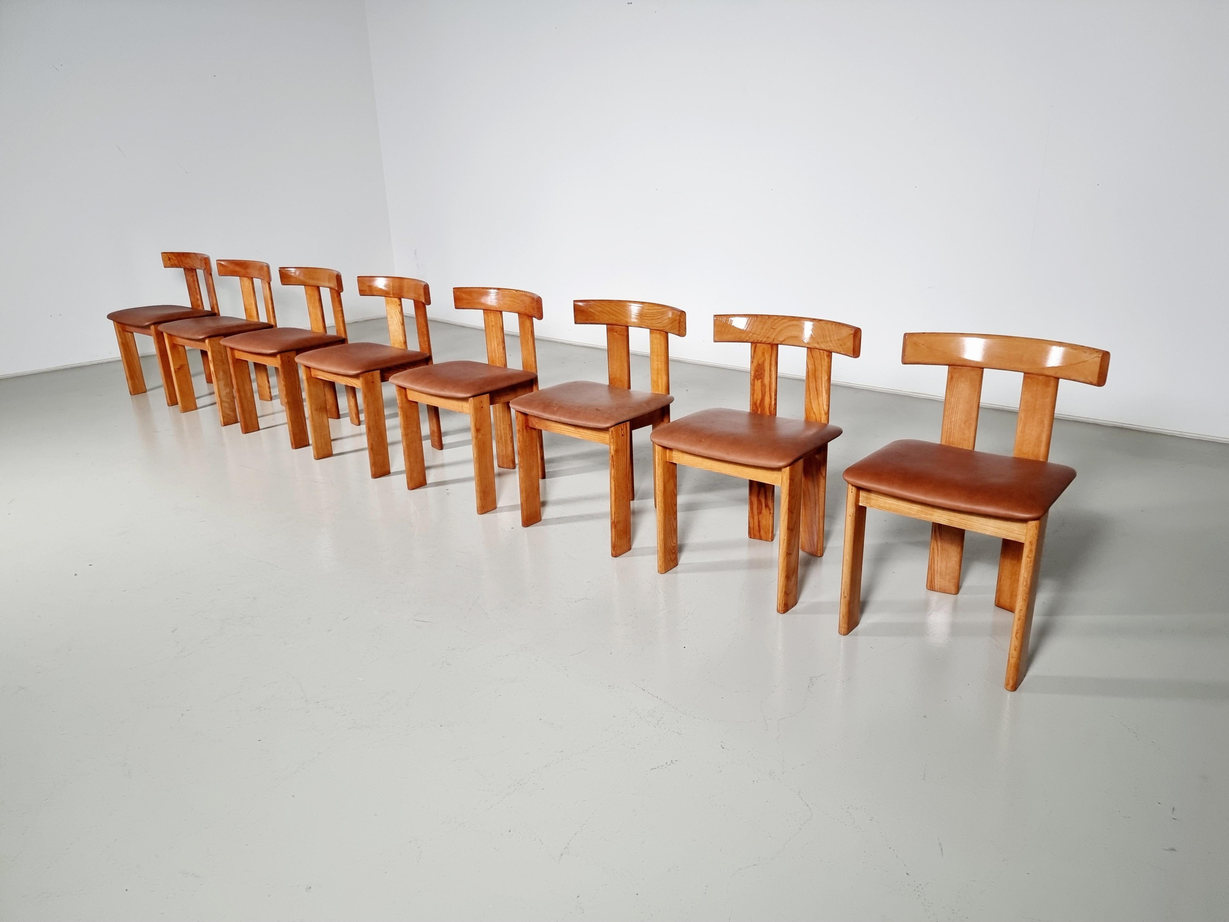 European Set of 8 Luigi Vaghi dining chairs in ash wood and cognac leather, Italy, 1960