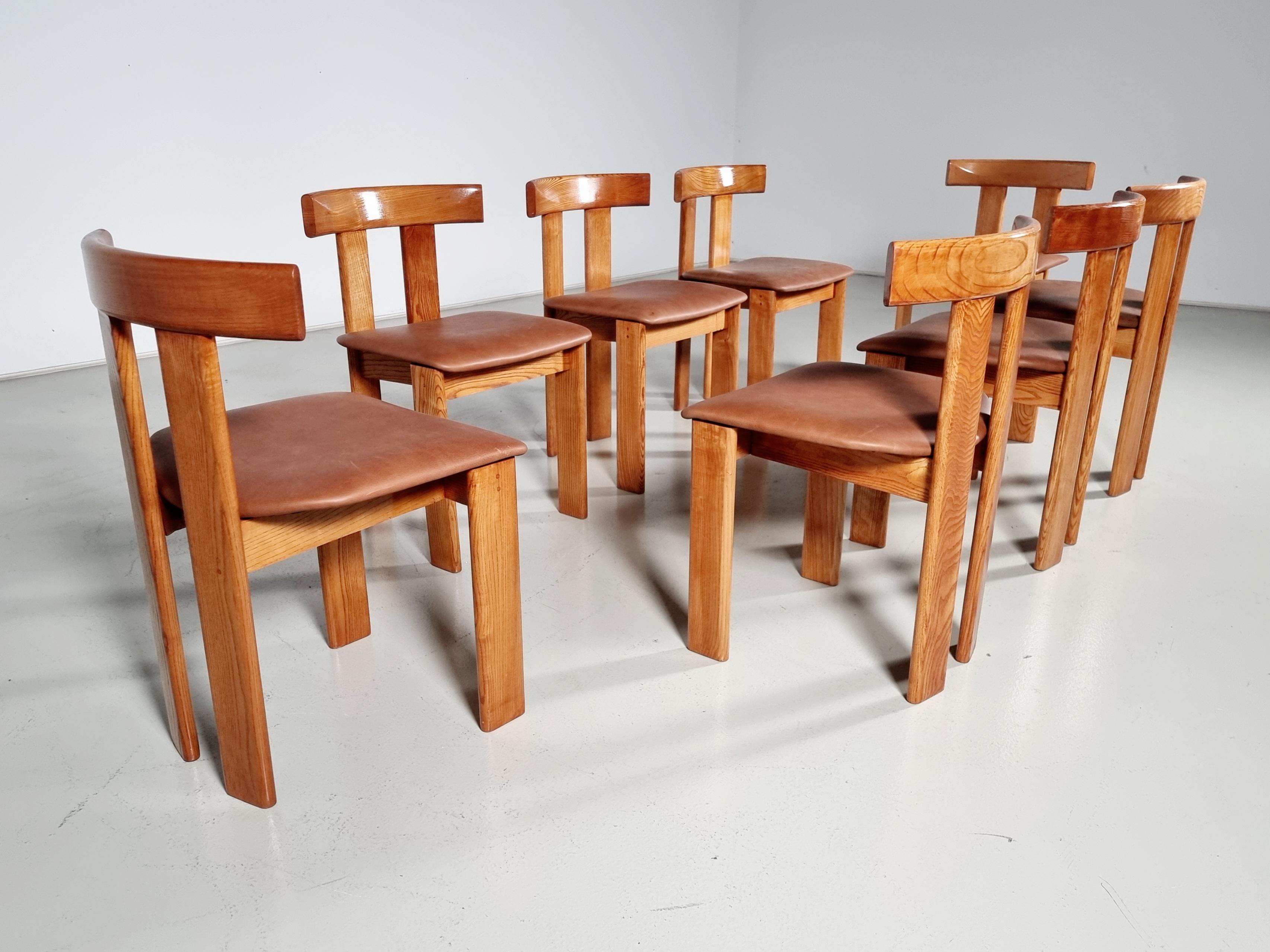 Set of 8 Luigi Vaghi dining chairs in ash wood and cognac leather, Italy, 1960 In Good Condition In amstelveen, NL