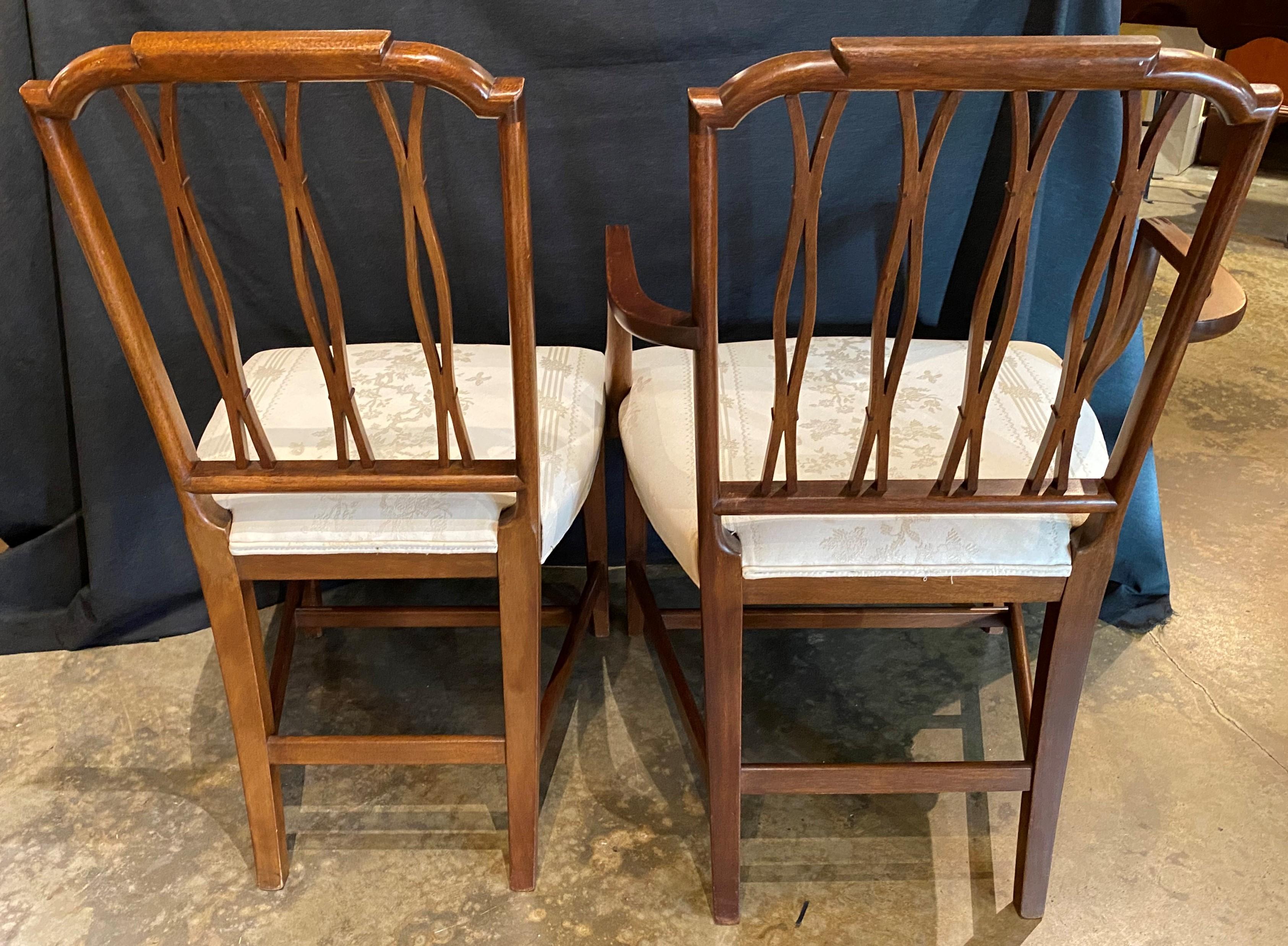 Set of 8 Mahogany Federal Style Upholstered Dining Chairs with Satinwood Inlay In Good Condition In Milford, NH