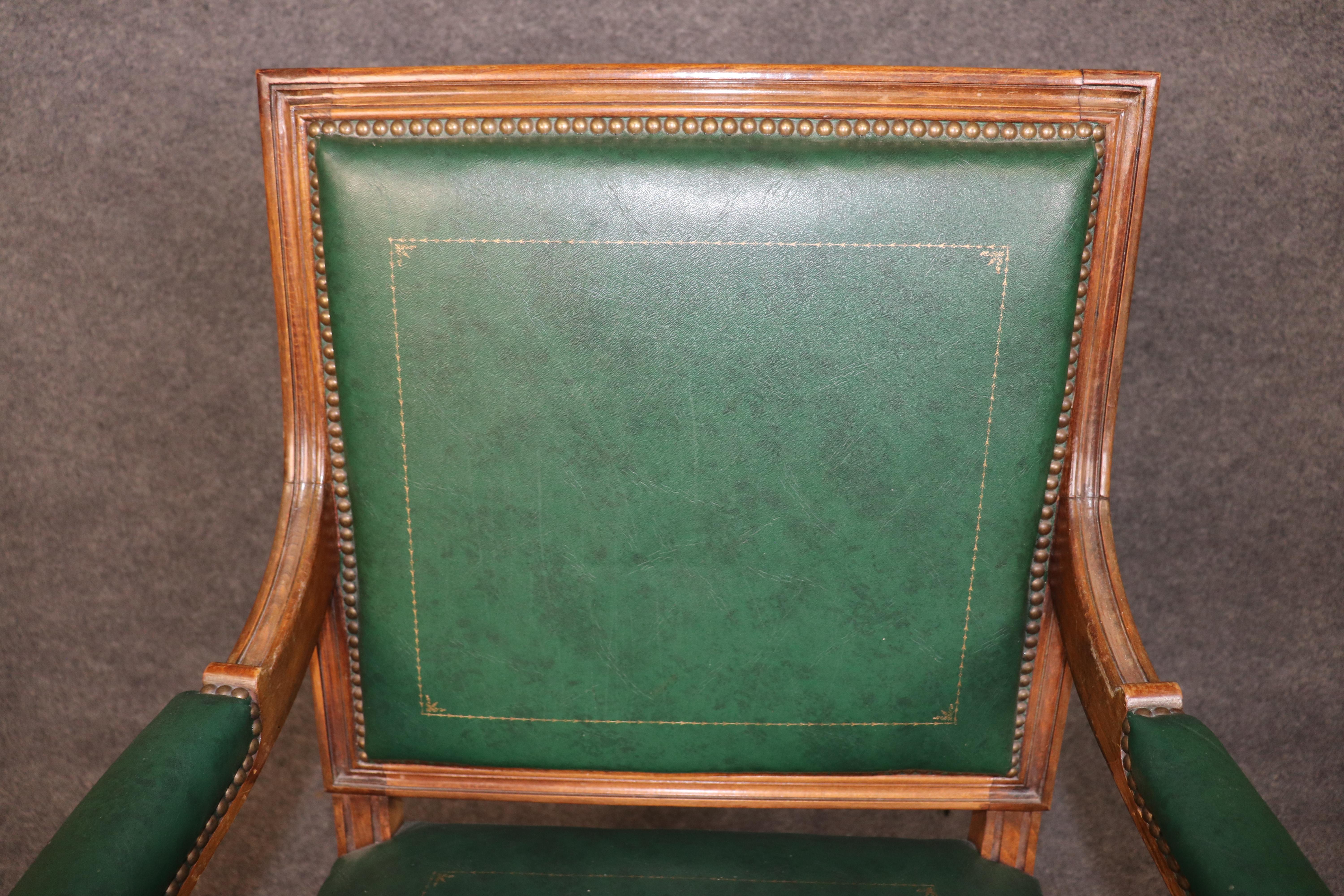 Satz von 8 Maison Jansen Stil Französisch Louis XVI Esszimmerstühle CIRCA 1950er Jahre im Angebot 6