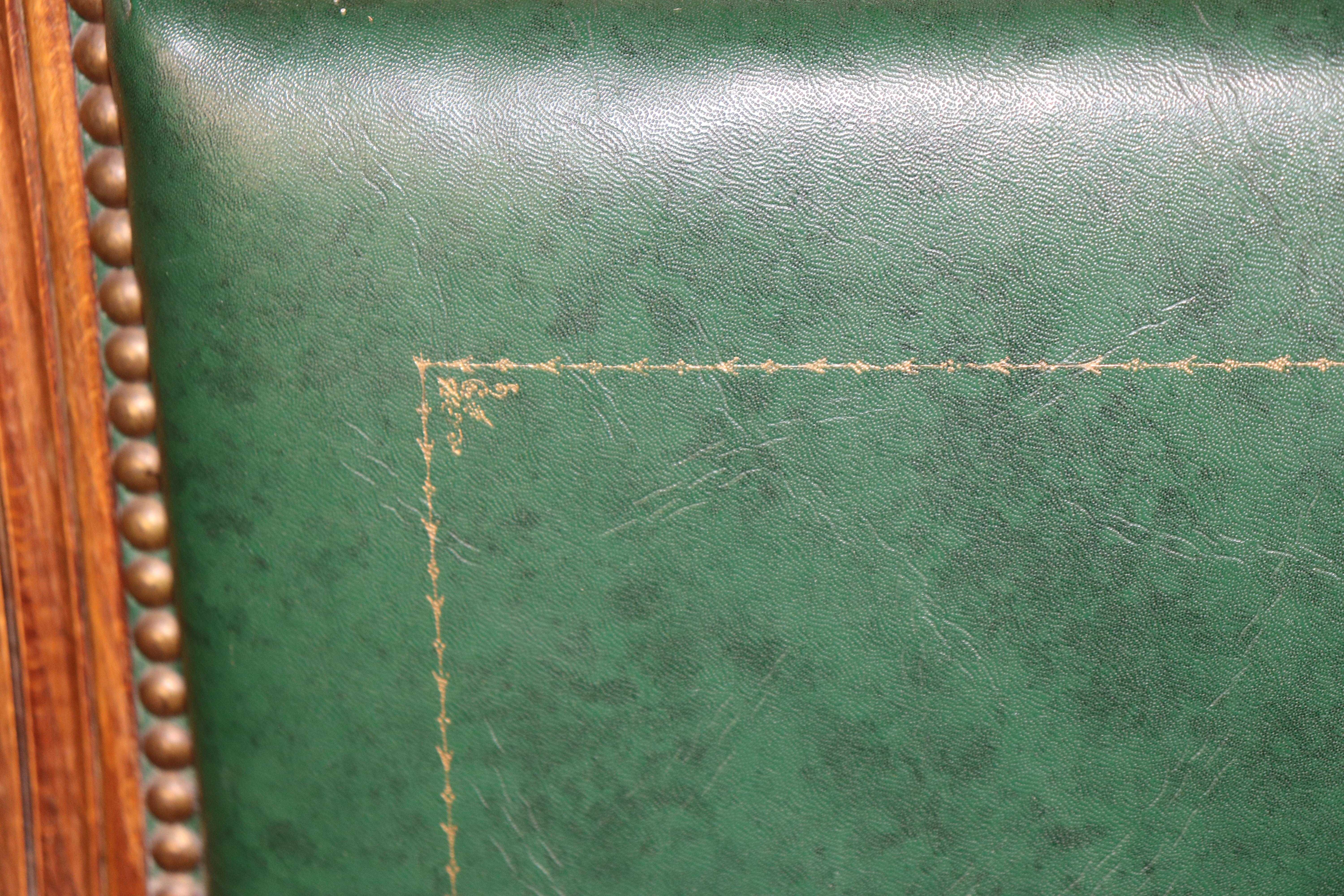 Satz von 8 Maison Jansen Stil Französisch Louis XVI Esszimmerstühle CIRCA 1950er Jahre im Angebot 8