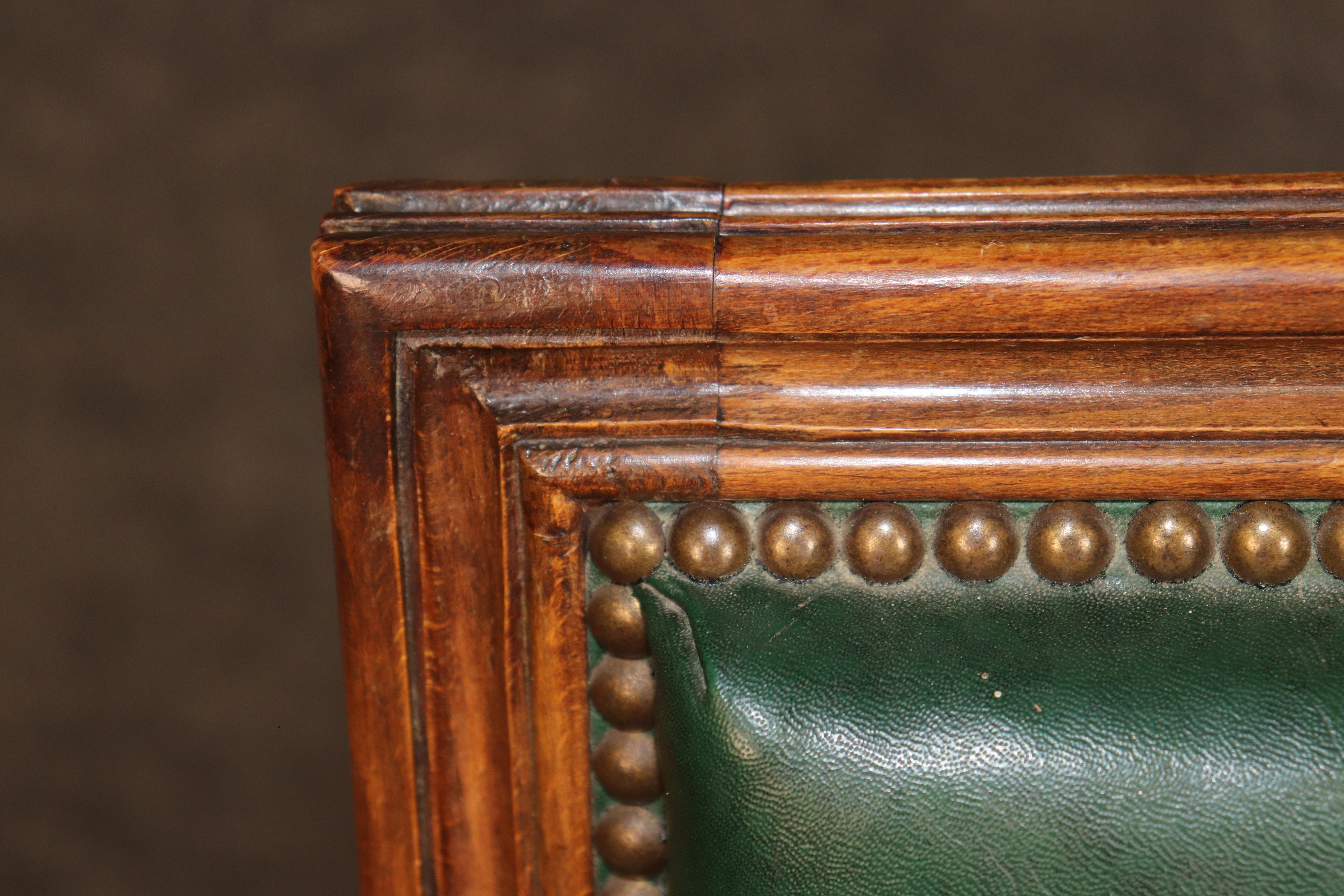 Satz von 8 Maison Jansen Stil Französisch Louis XVI Esszimmerstühle CIRCA 1950er Jahre im Angebot 9