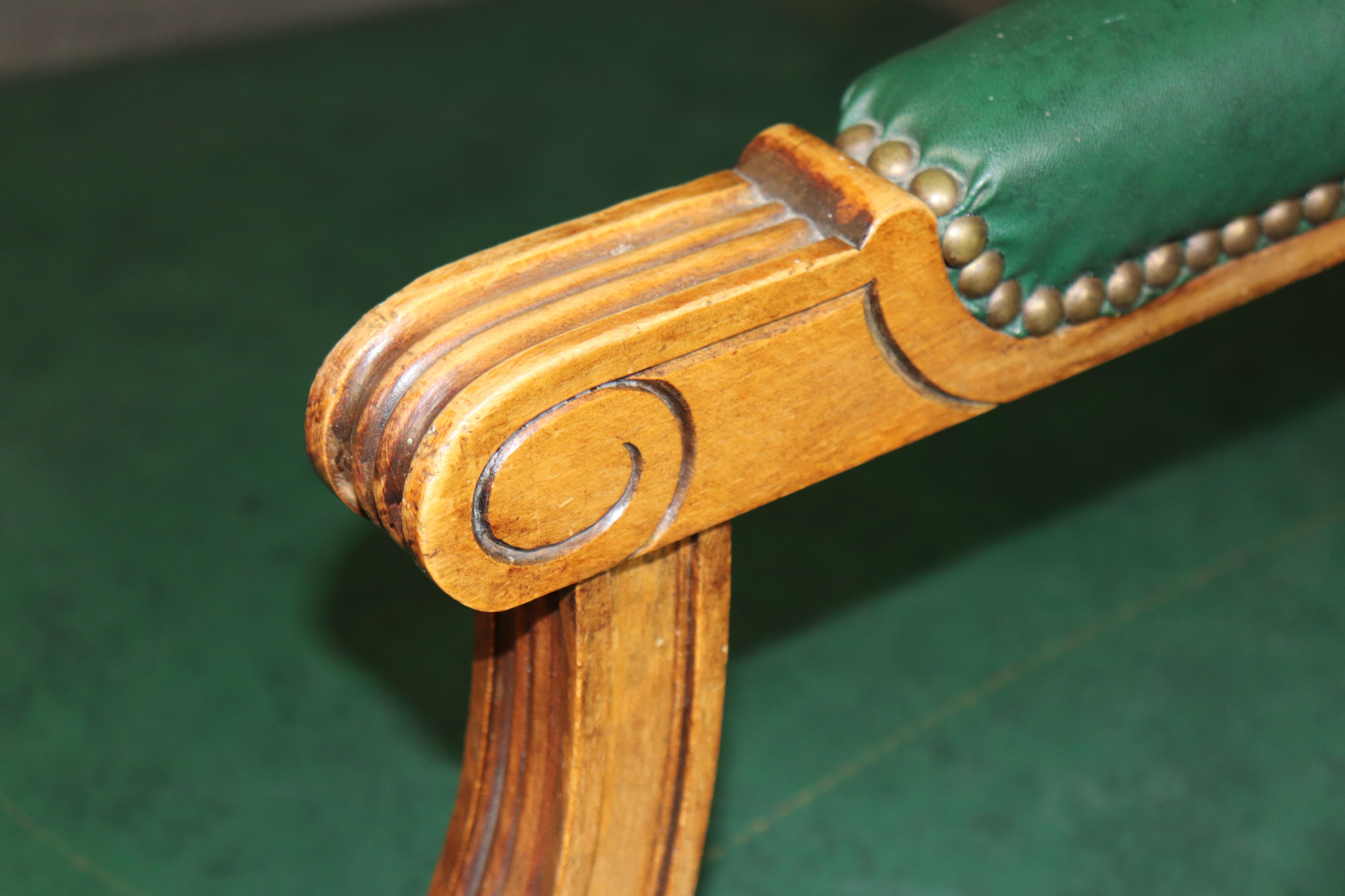 Satz von 8 Maison Jansen Stil Französisch Louis XVI Esszimmerstühle CIRCA 1950er Jahre im Angebot 10