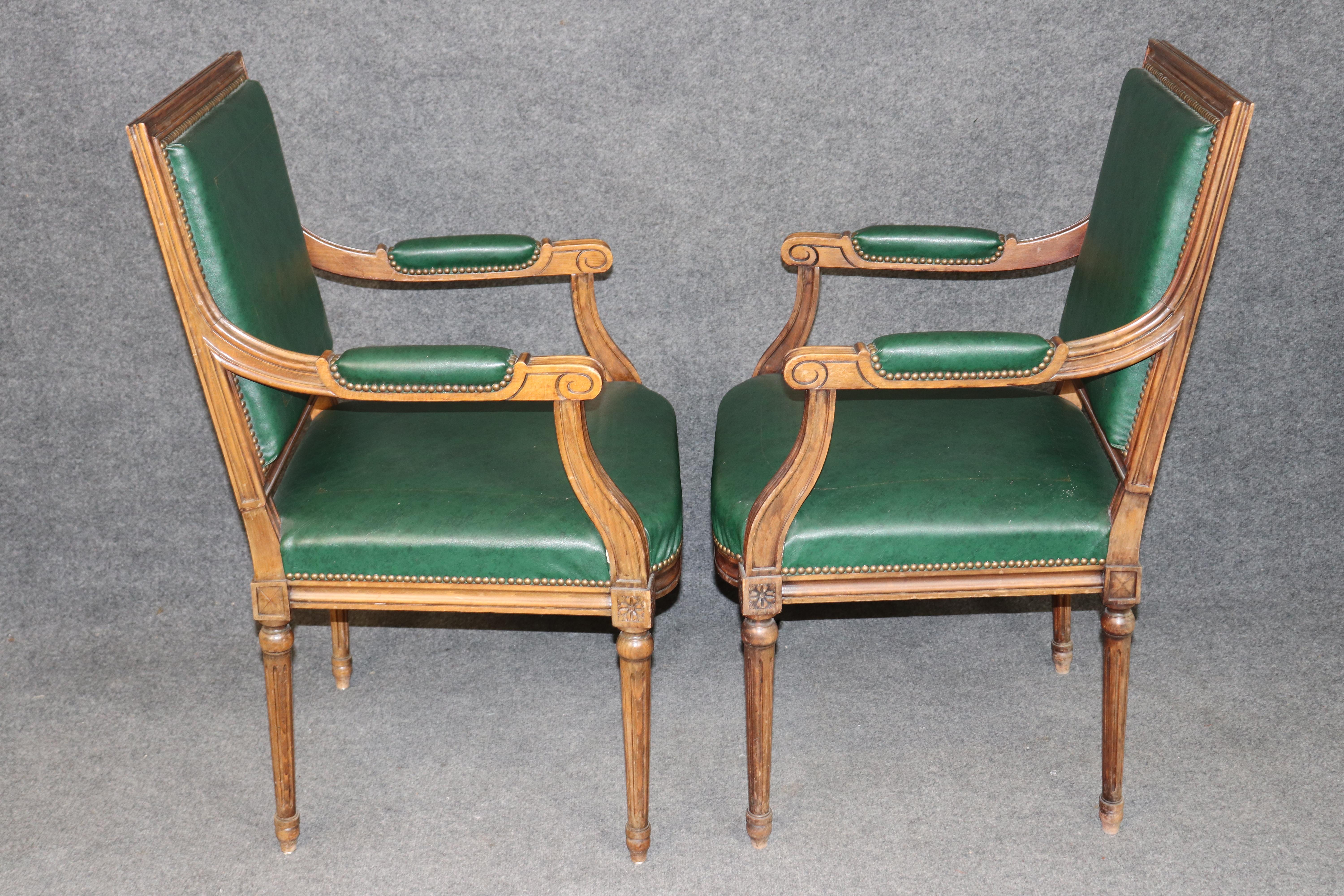 Satz von 8 Maison Jansen Stil Französisch Louis XVI Esszimmerstühle CIRCA 1950er Jahre im Angebot 1