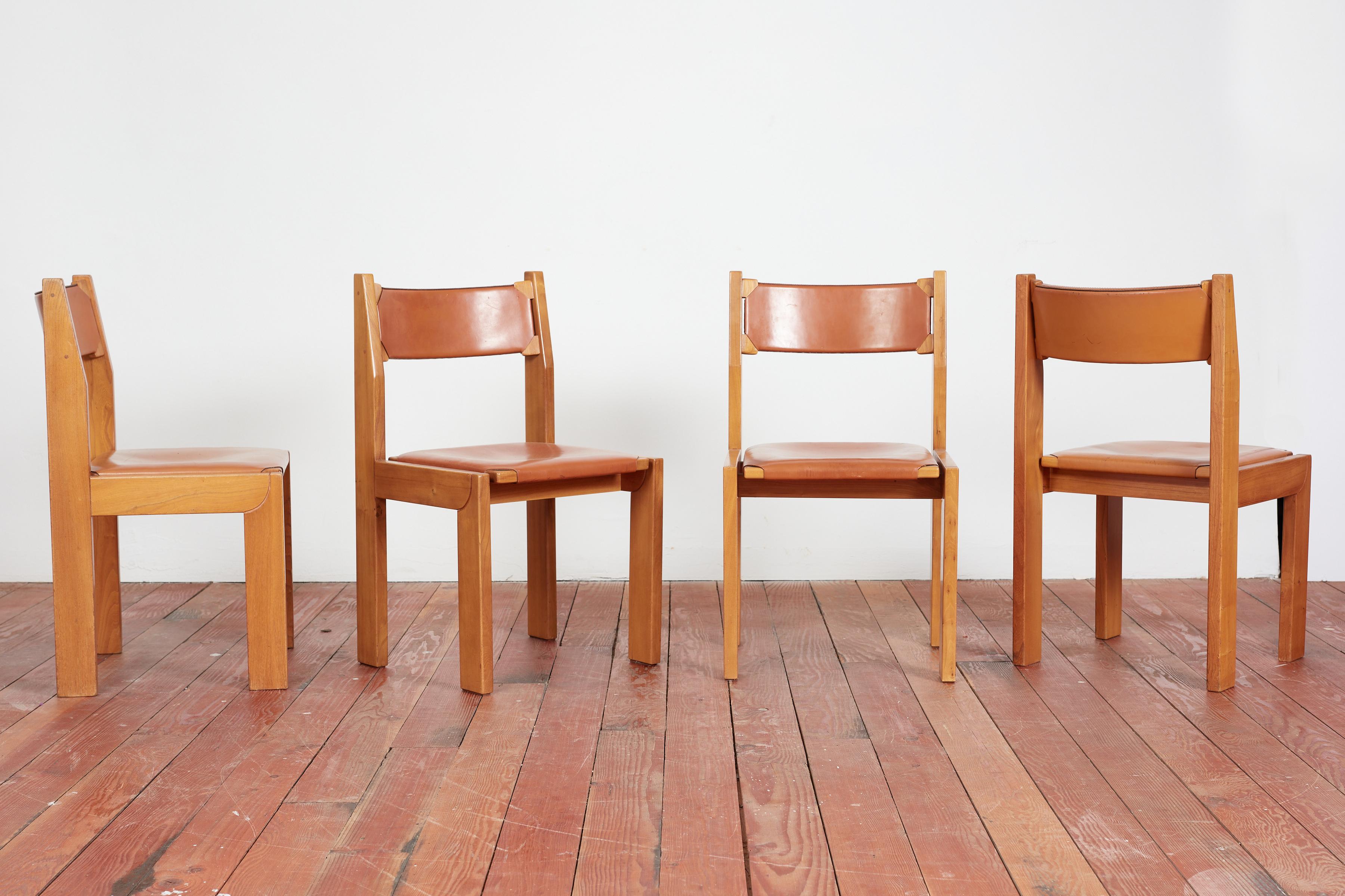 French Set of 8 Maison Regain Dining Chairs