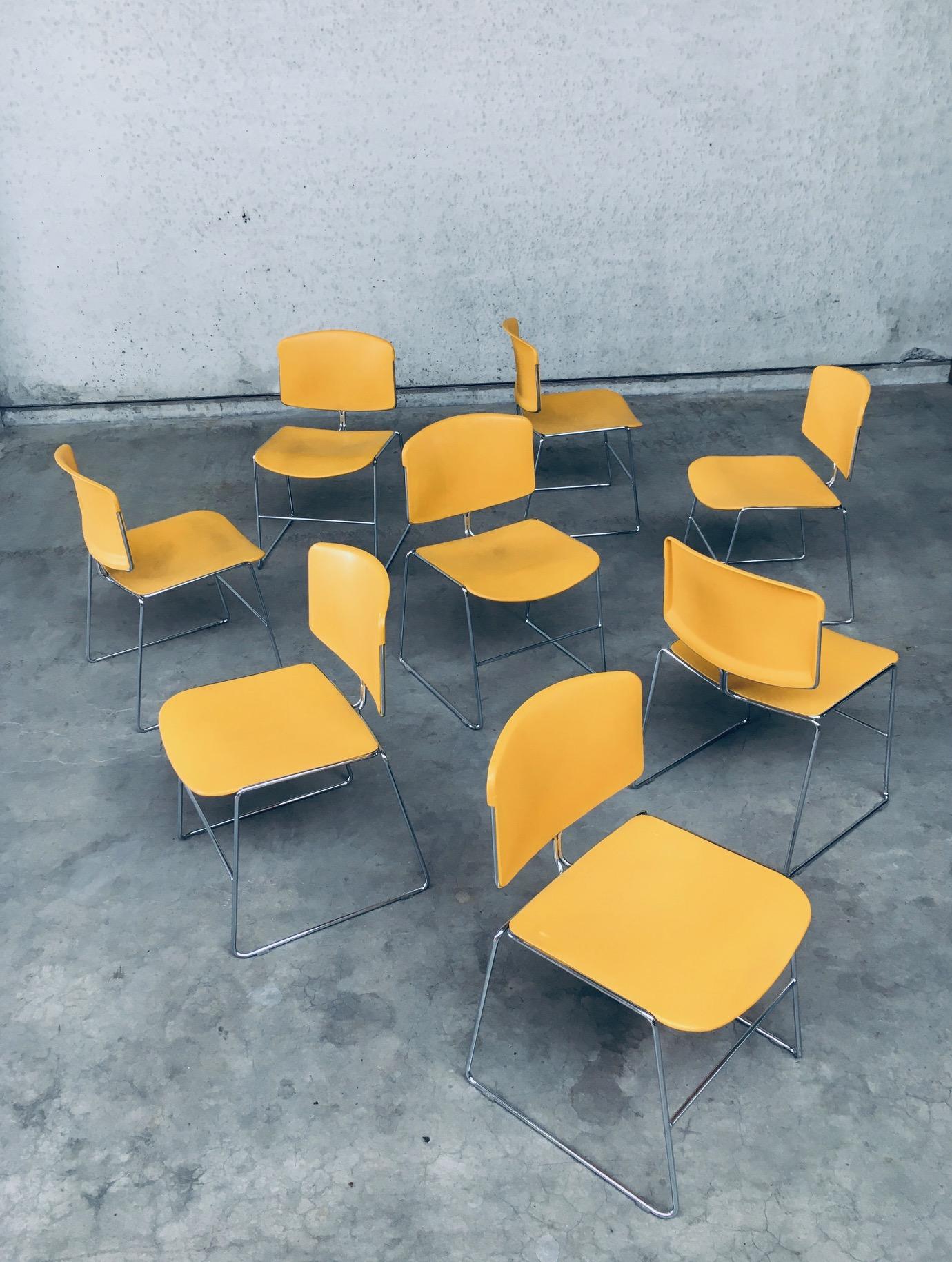Mid-Century Modern Set of 8 Max Stacker Conference / Office Chairs by Steelcase Strafor, Usa 1980's For Sale
