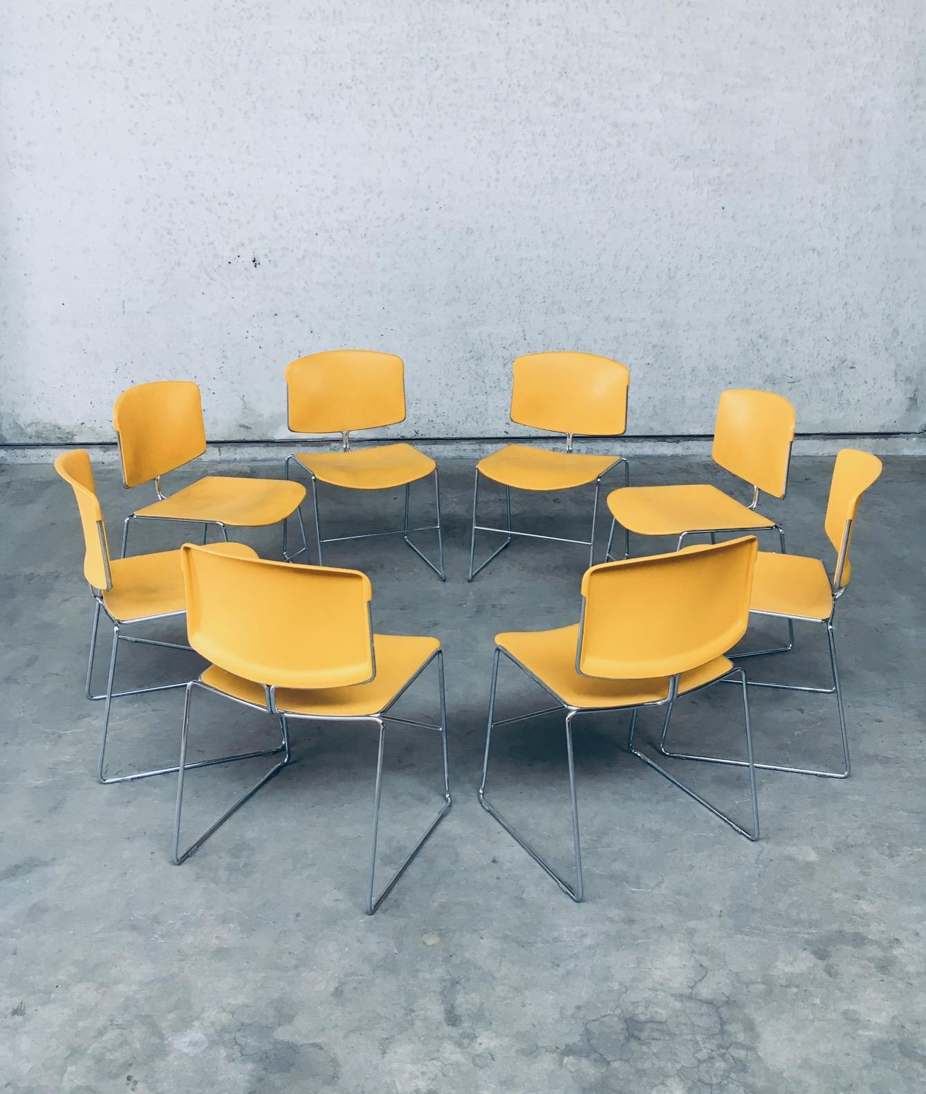 American Set of 8 Max Stacker Conference / Office Chairs by Steelcase Strafor, Usa 1980's For Sale