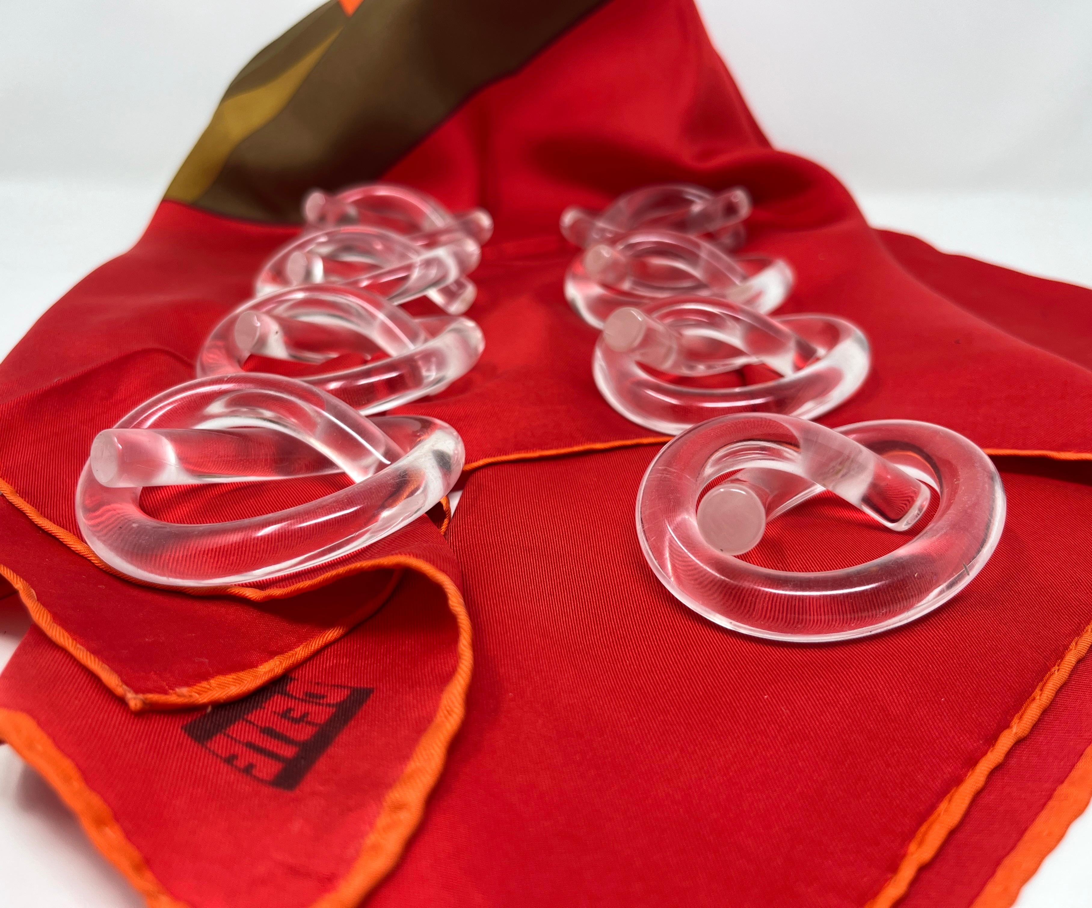 Mid-Century Modern Set of 8 MCM Pretzel Clear Lucite Napkin Rings by Dorothy Thorpe For Sale