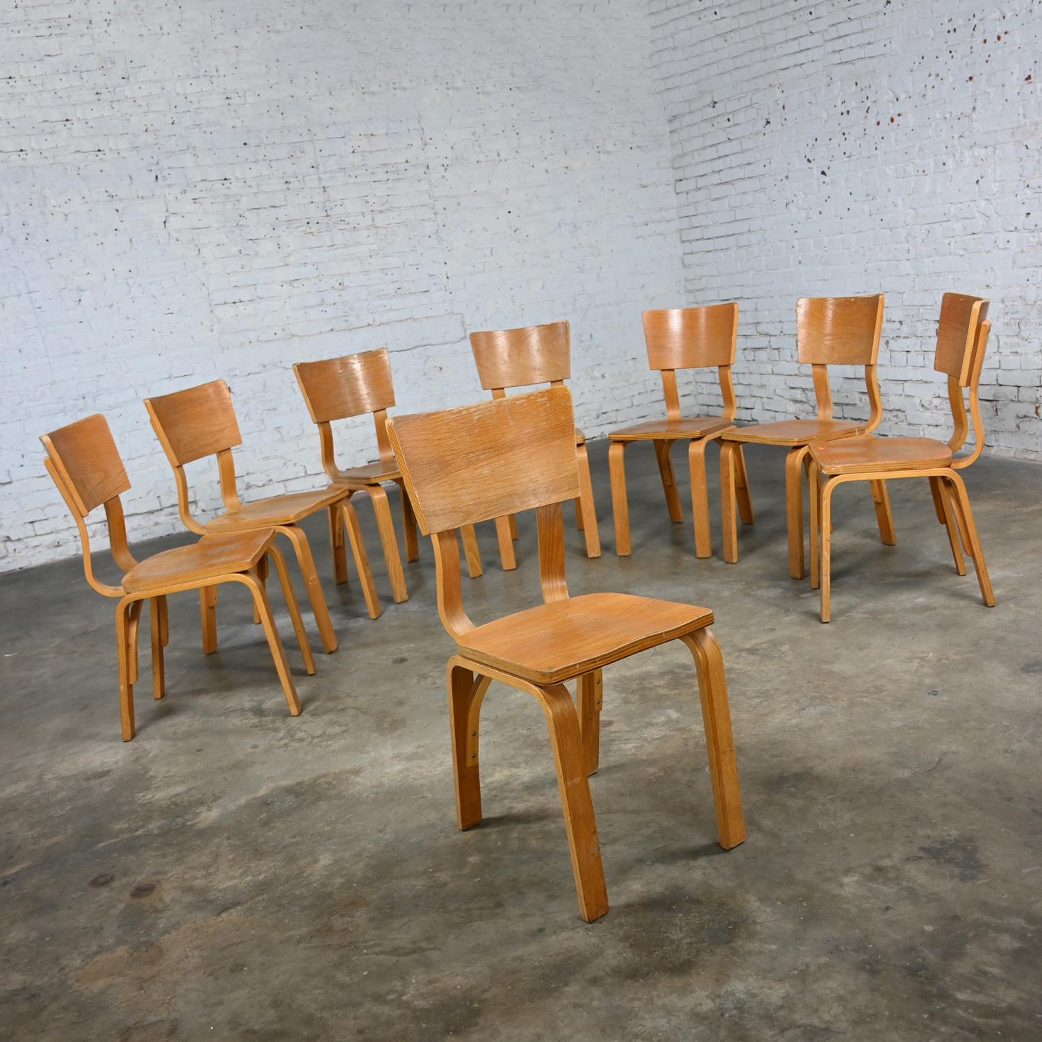 American Set of 8 MCM Thonet #1216 Dining Chairs Bent Oak Plywood Saddle Seat Single Bow For Sale