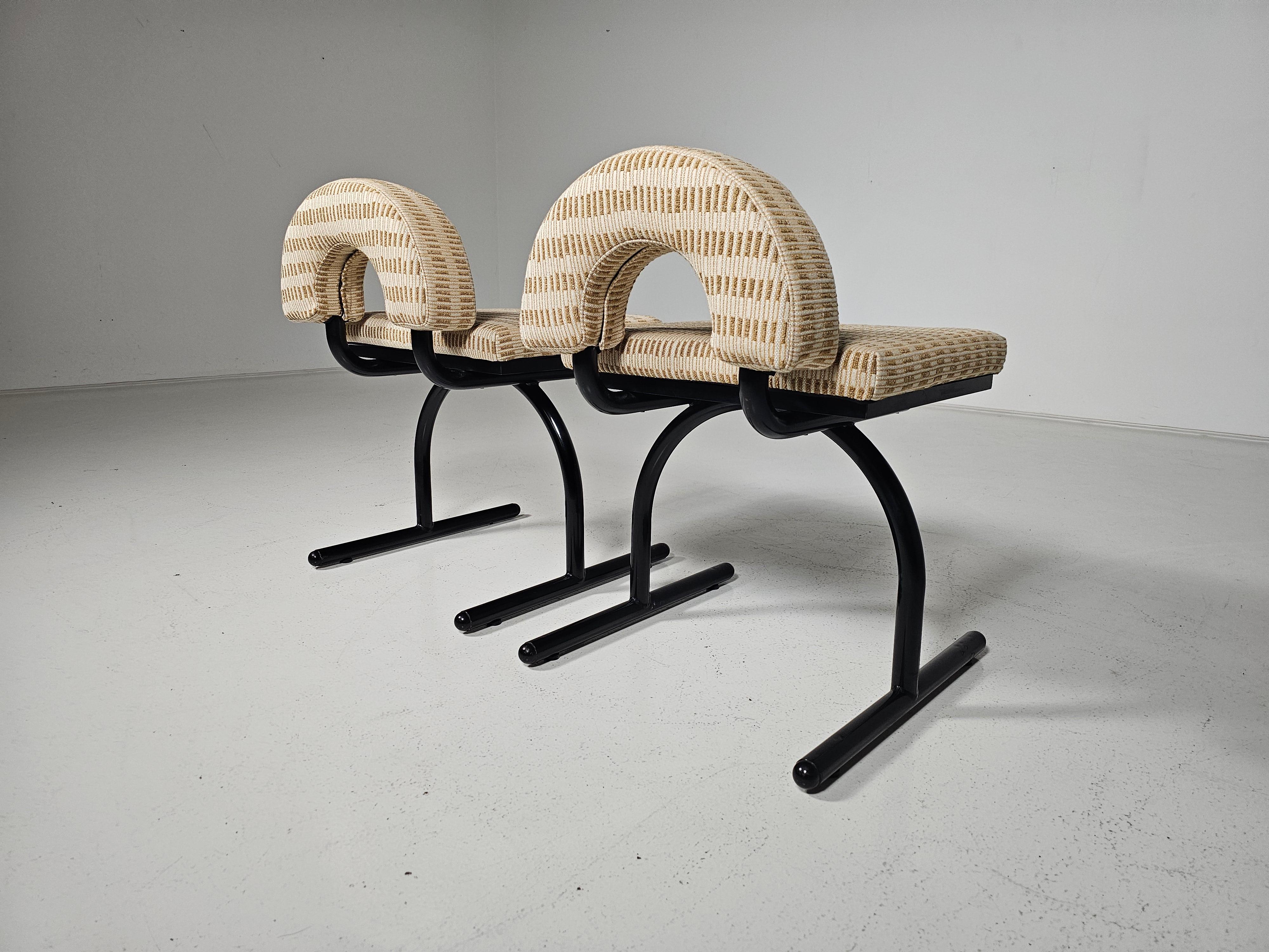 Ensemble de 8 chaises de style Memphis d'Italie  1980s en vente 4