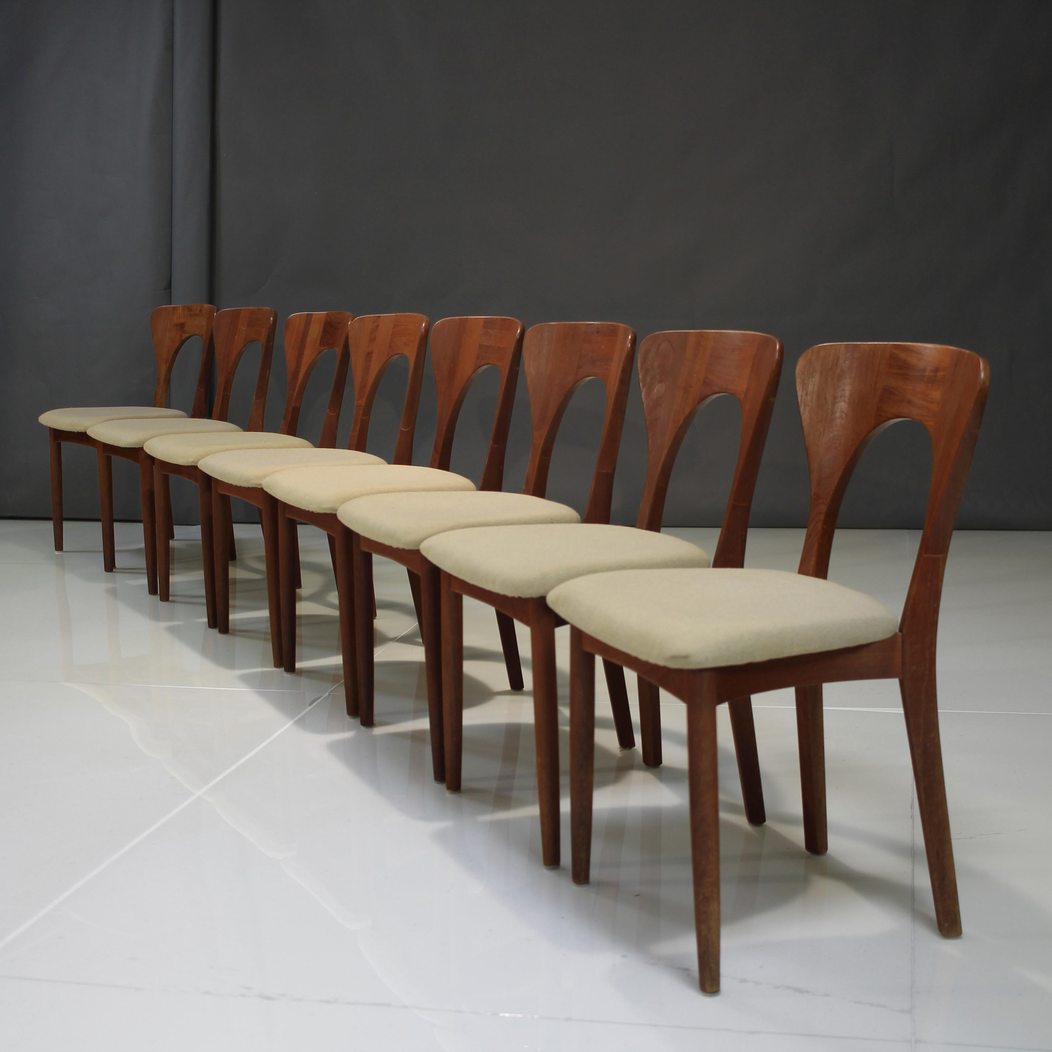 Scandinave moderne Ensemble de 8 chaises Peter en teck du milieu du 20e siècle par Niels Koefoed