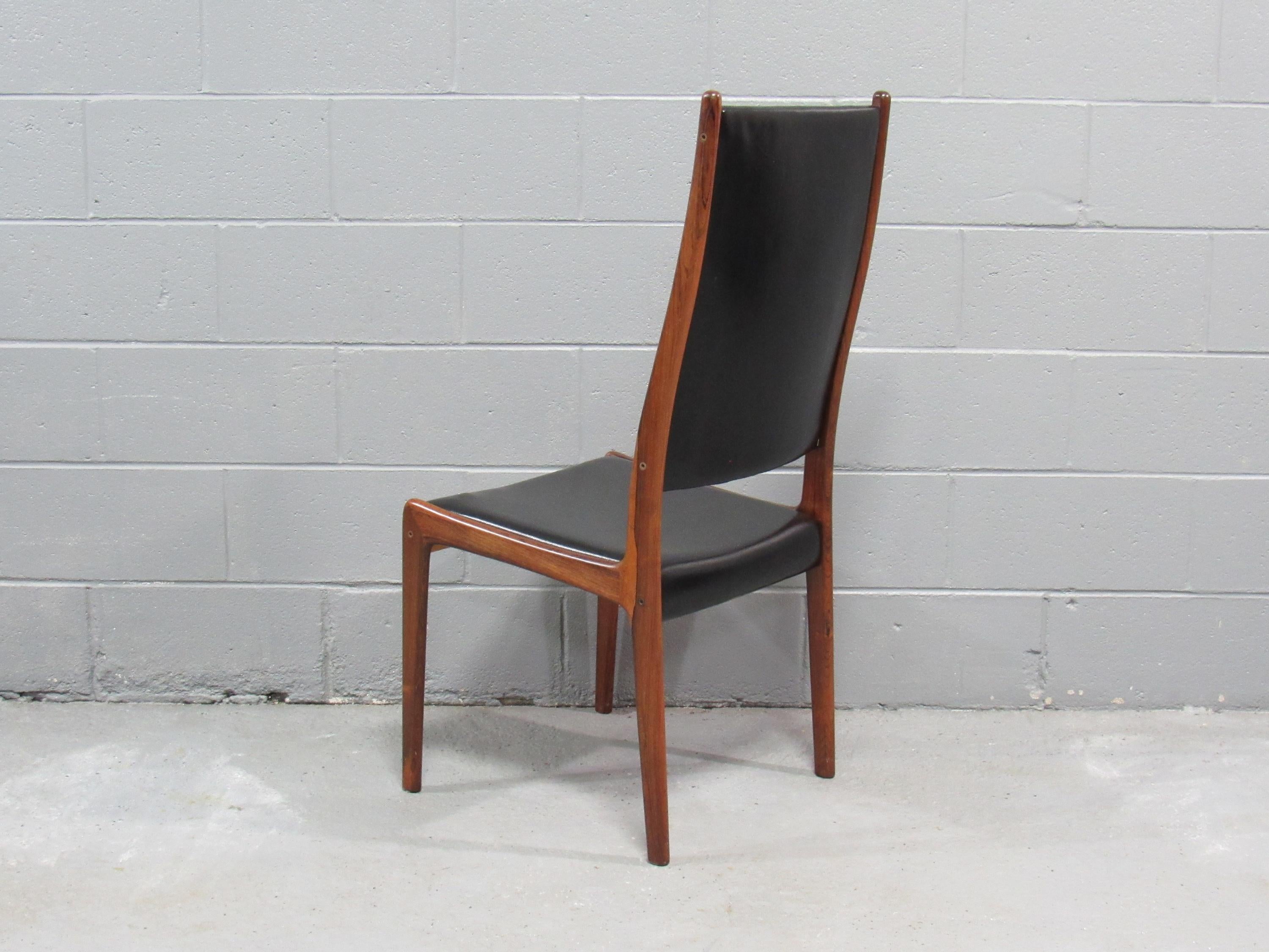 Set of 8 Mid-Century Danish Modern Rosewood Dining Chairs by Johannes Andersen In Good Condition In Belmont, MA