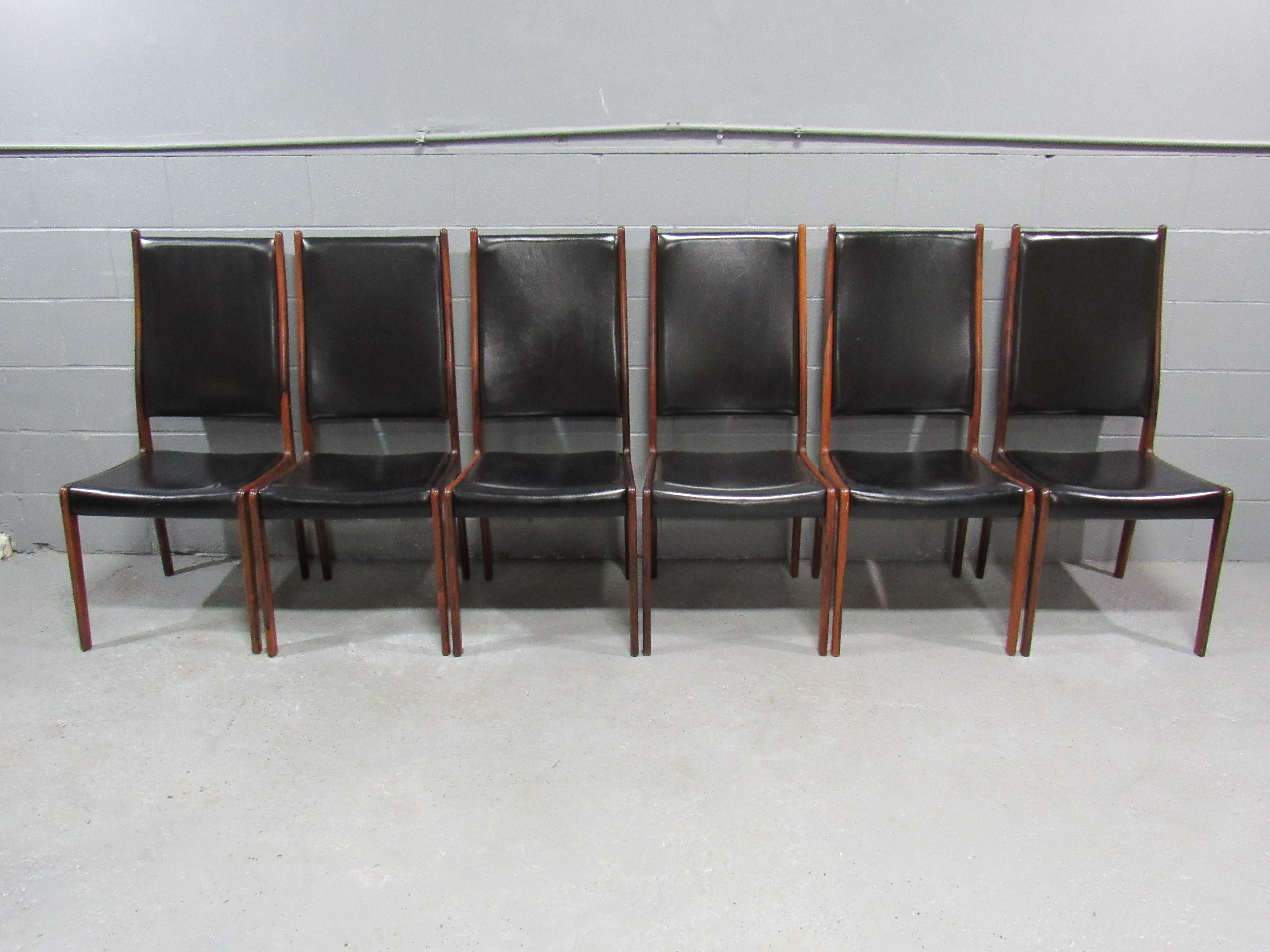 Set of 8 Mid-Century Danish Modern Rosewood Dining Chairs by Johannes Andersen For Sale 1