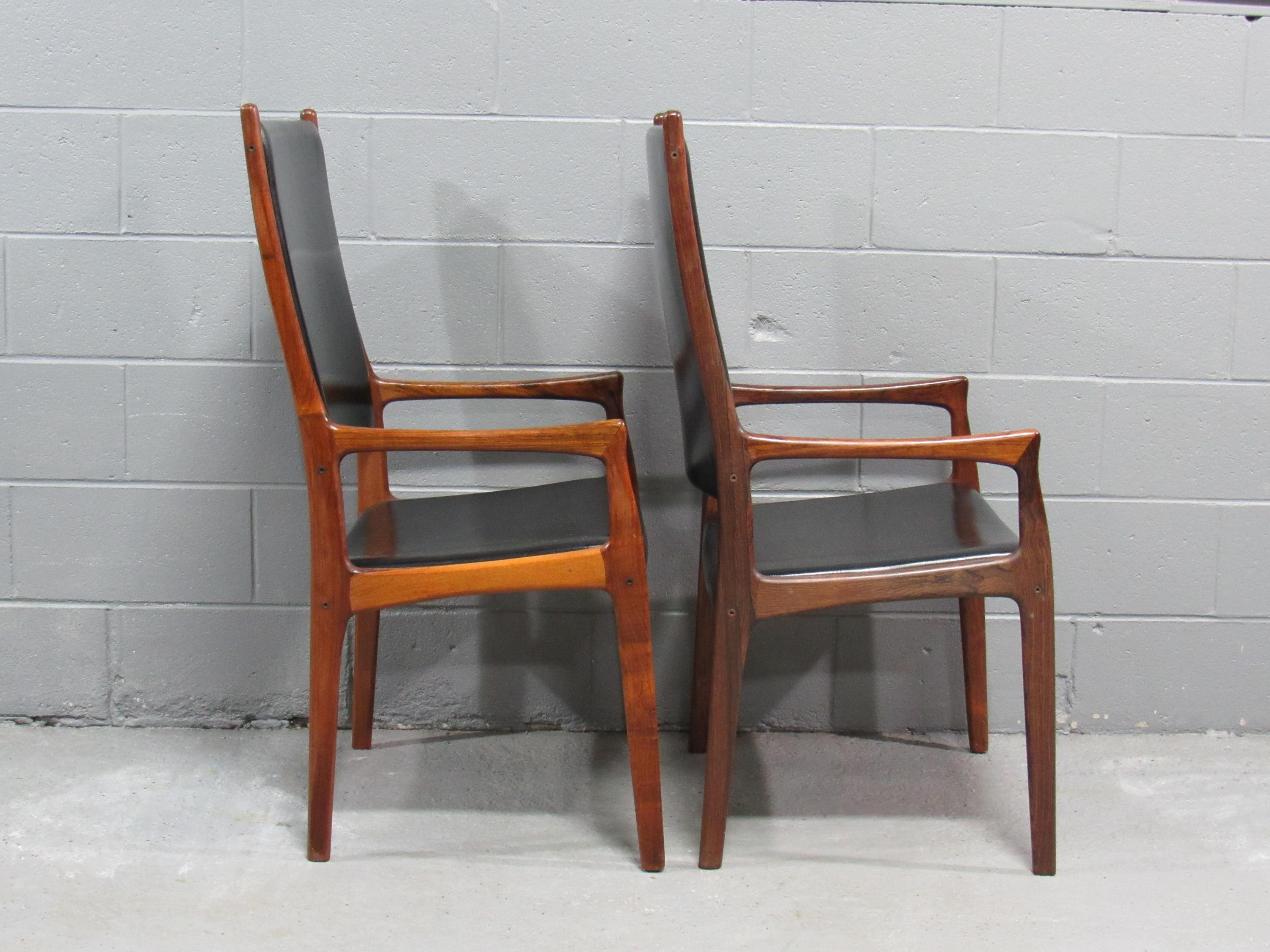 Ensemble de 8 chaises de salle à manger danoises modernes du milieu du siècle en bois de rose de Johannes Andersen en vente 2