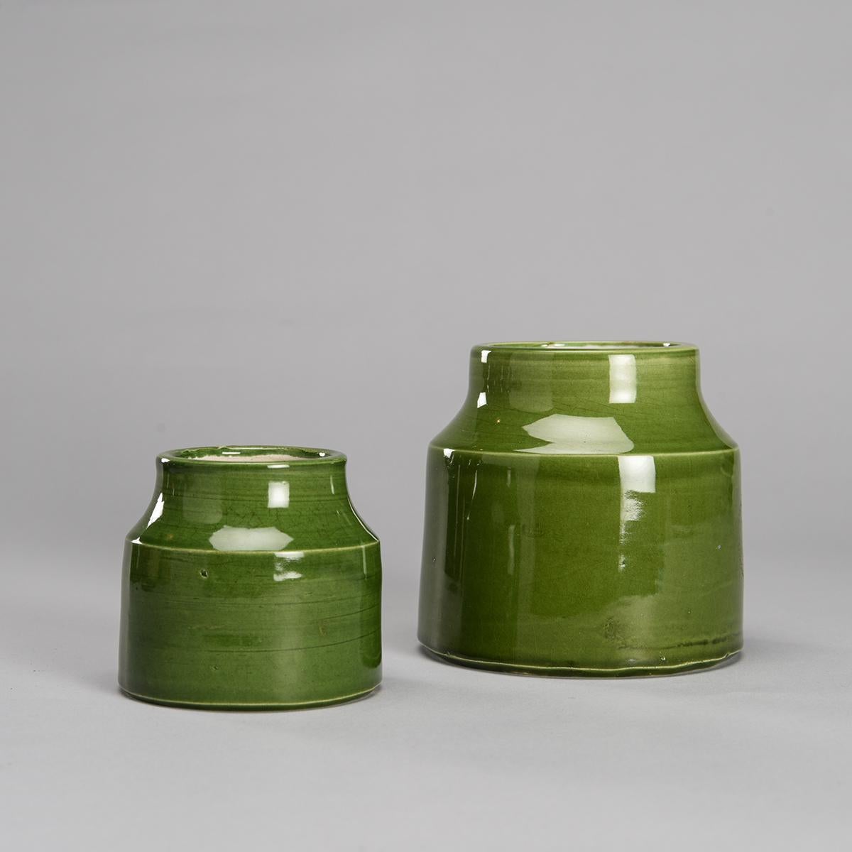 Set of 8 mid-century French ceramic pots by Mado Jolain, France circa 1960 In Good Condition For Sale In VILLEURBANNE, FR
