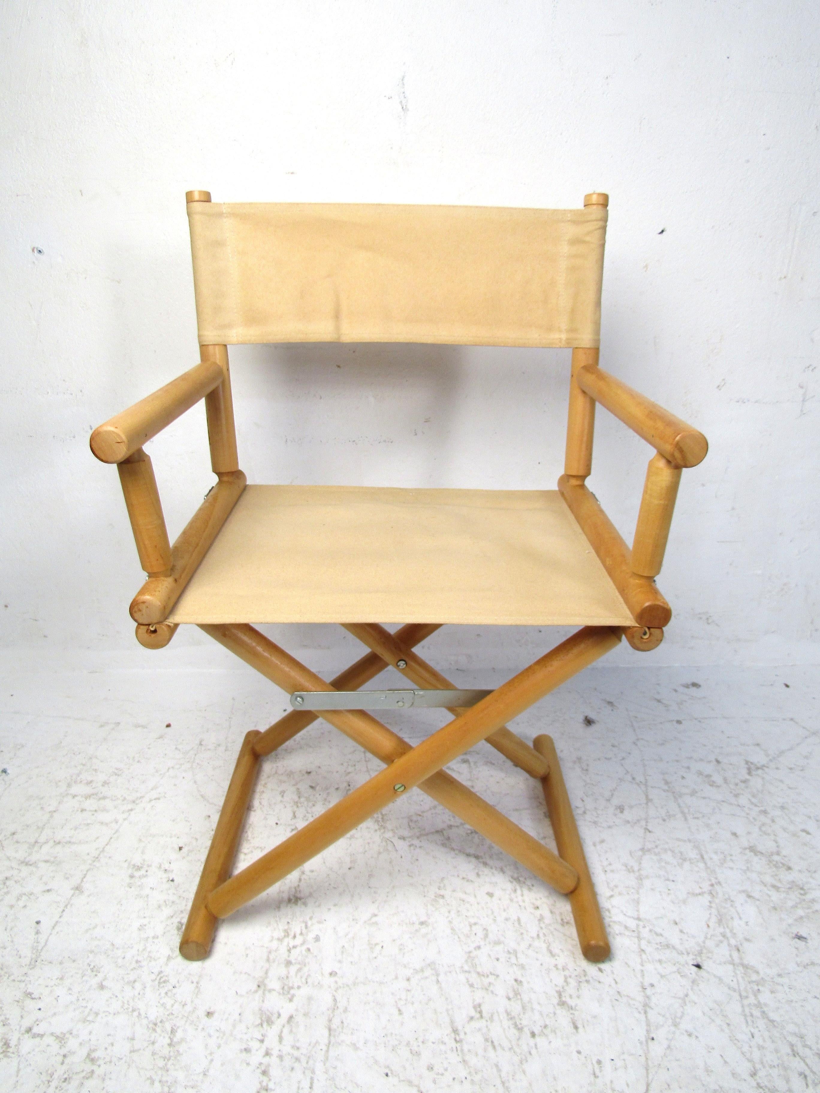20th Century Set of 8 Midcentury Hard Wood Folding Chairs
