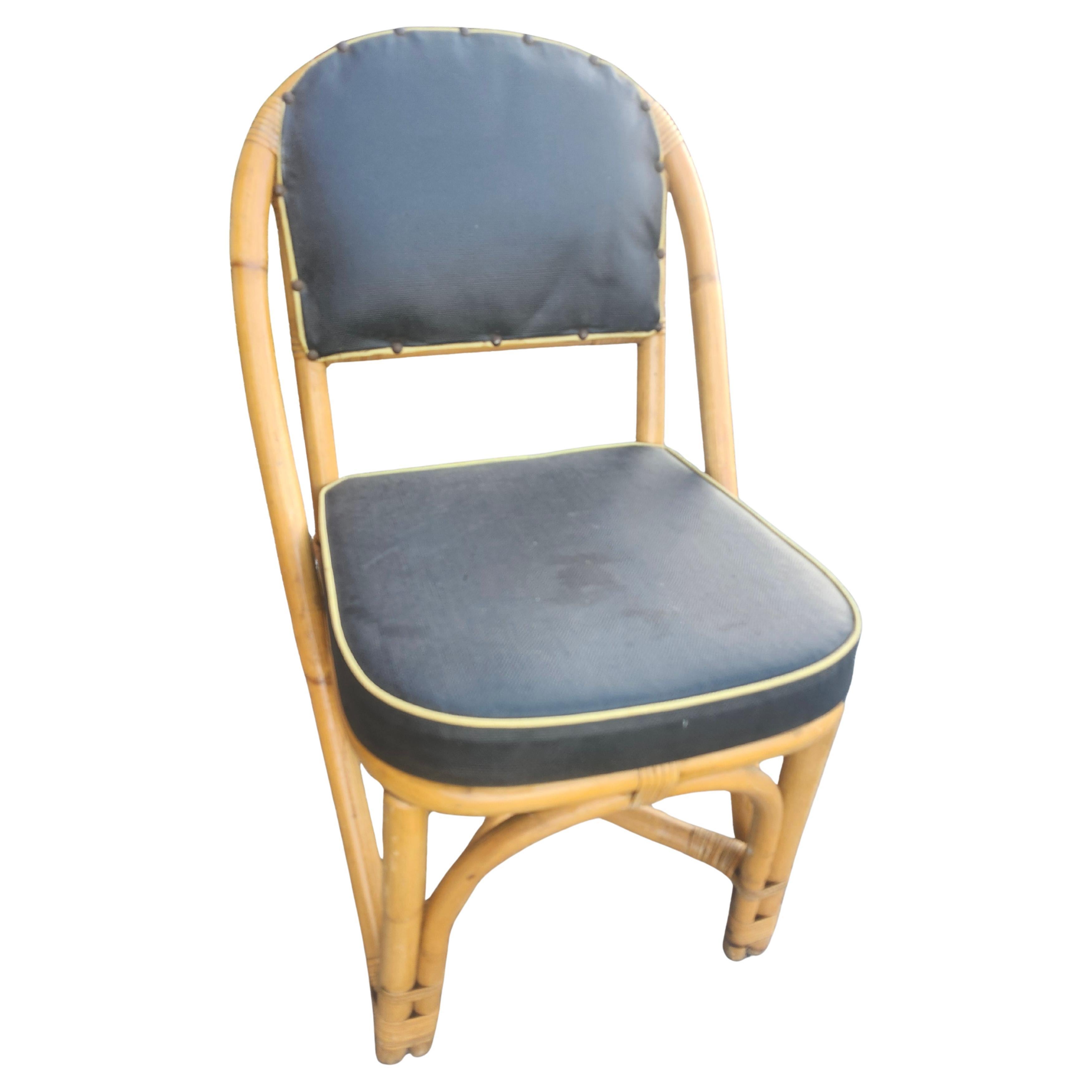 Satz von 8 Art-Deco-Bambus-Rattan-Esszimmerstühlen aus der Mitte des Jahrhunderts C1940 (Naugahyde) im Angebot