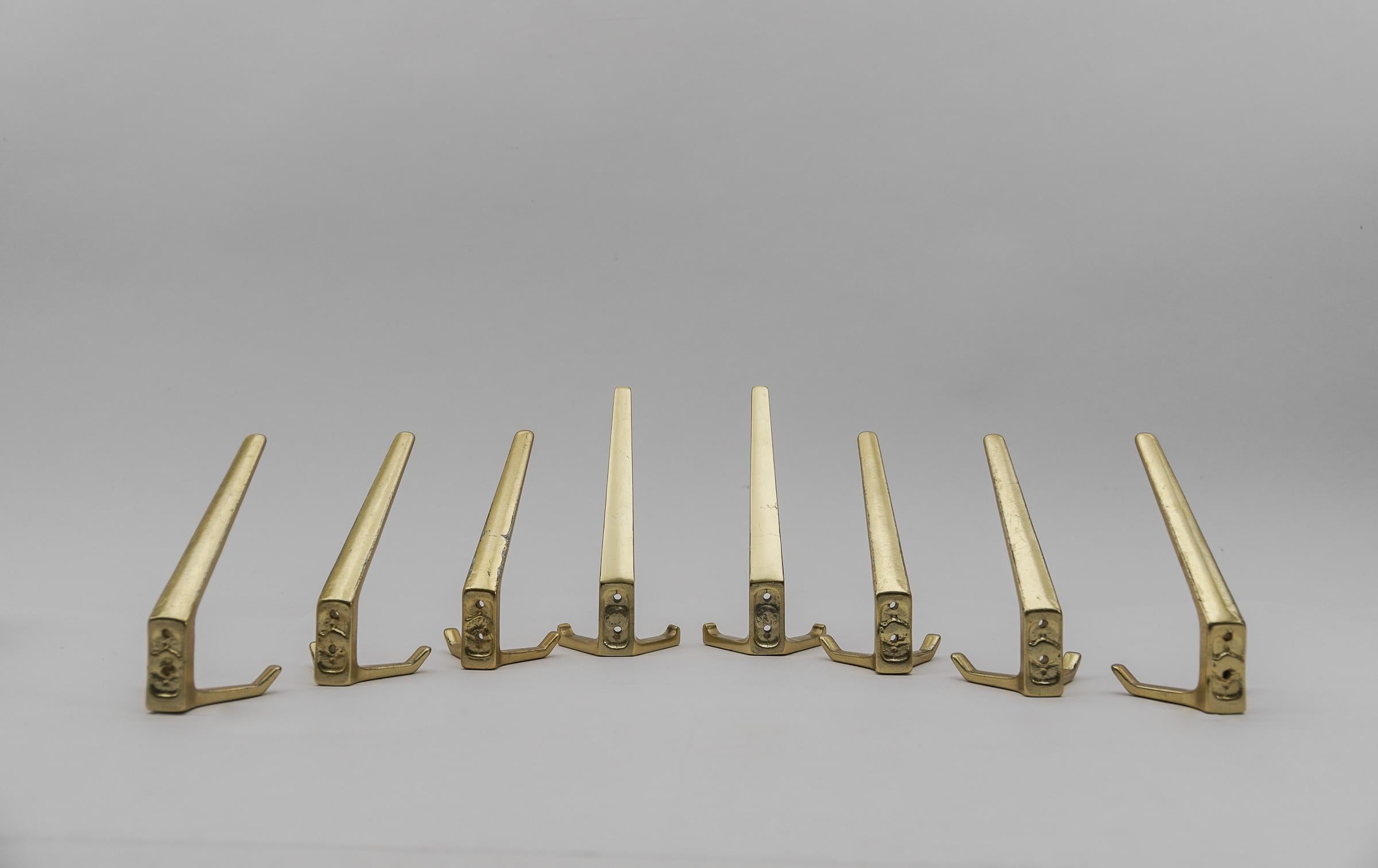 Set of 8 Mid-Century Modern Brass Wall Hooks, Austria, 1960s In Good Condition For Sale In Nürnberg, Bayern