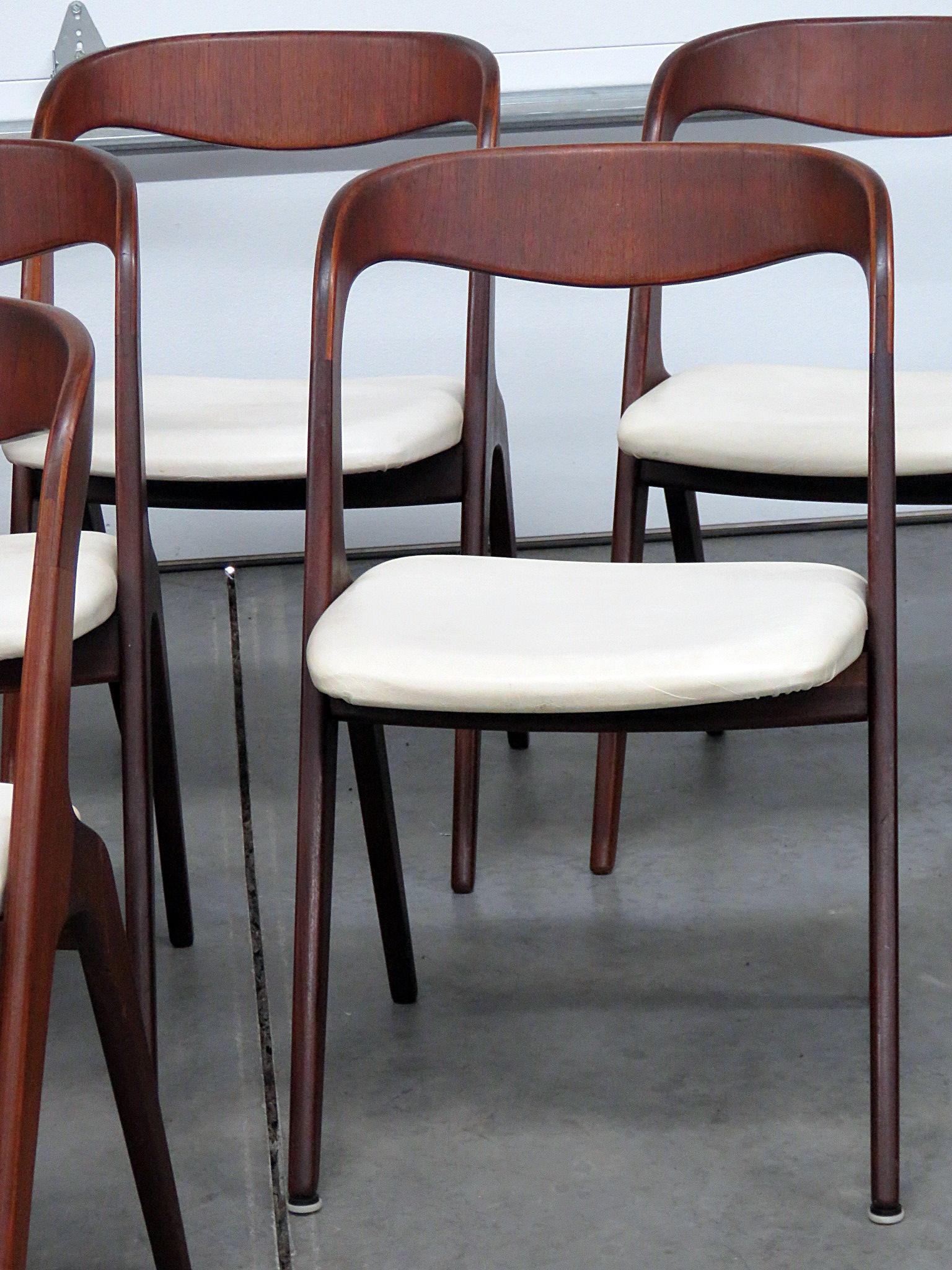 Set of 8 Mid-Century Modern Danish Dining Chairs In Good Condition In Swedesboro, NJ