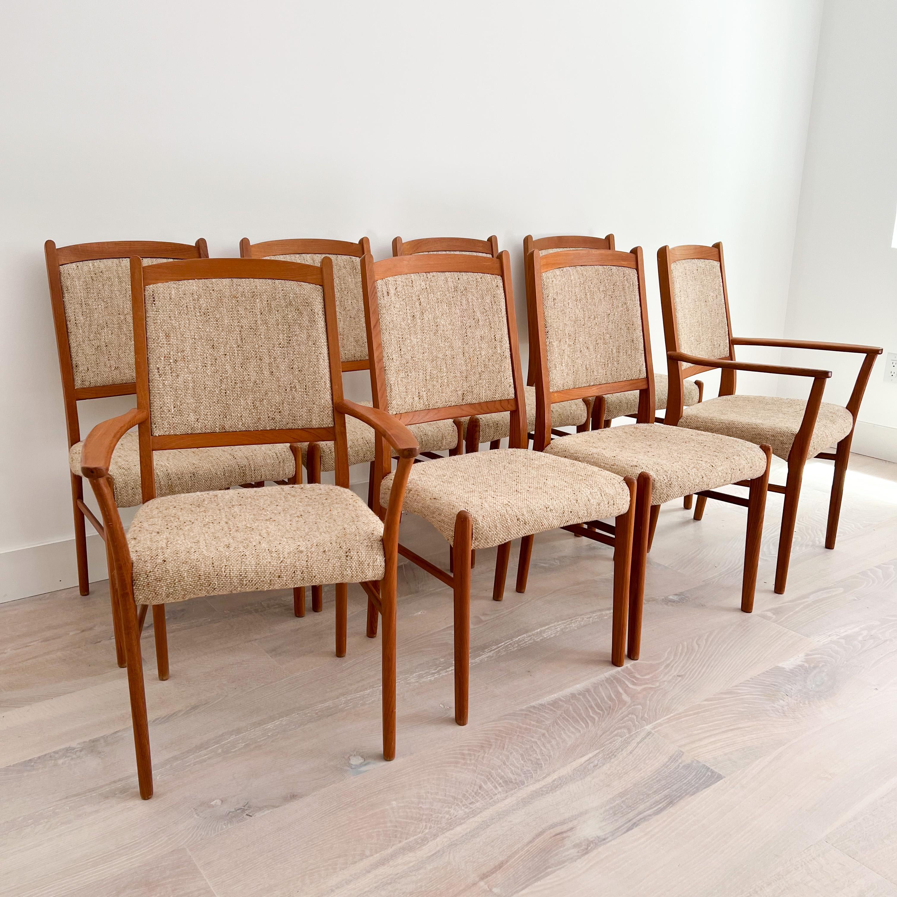 Set of 8 Mid-Century Modern Danish Teak Dining Chairs In Good Condition In Asheville, NC