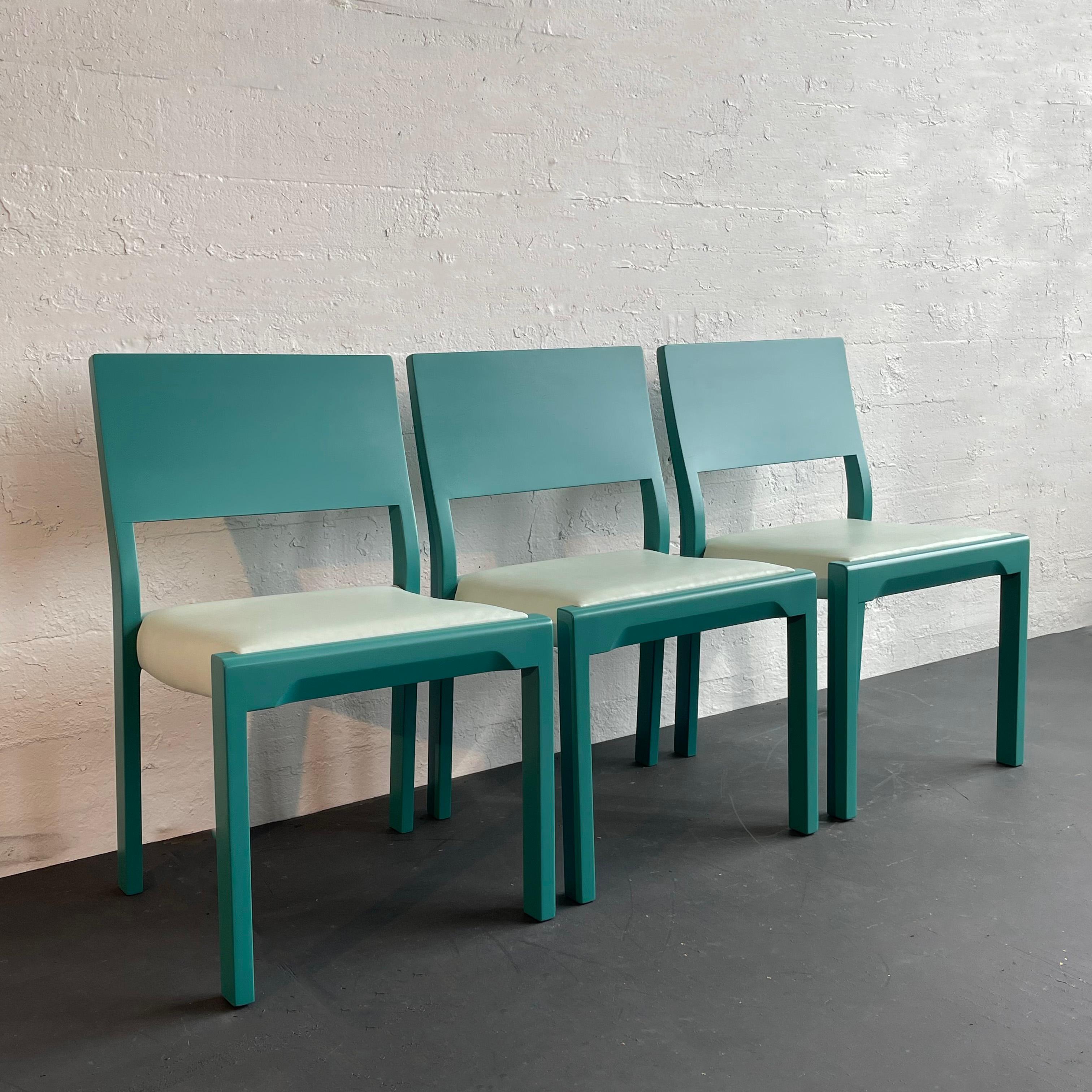 Lacquered Set Of 8 Mid-Century Modern Dining Chairs By Thonet For Sale