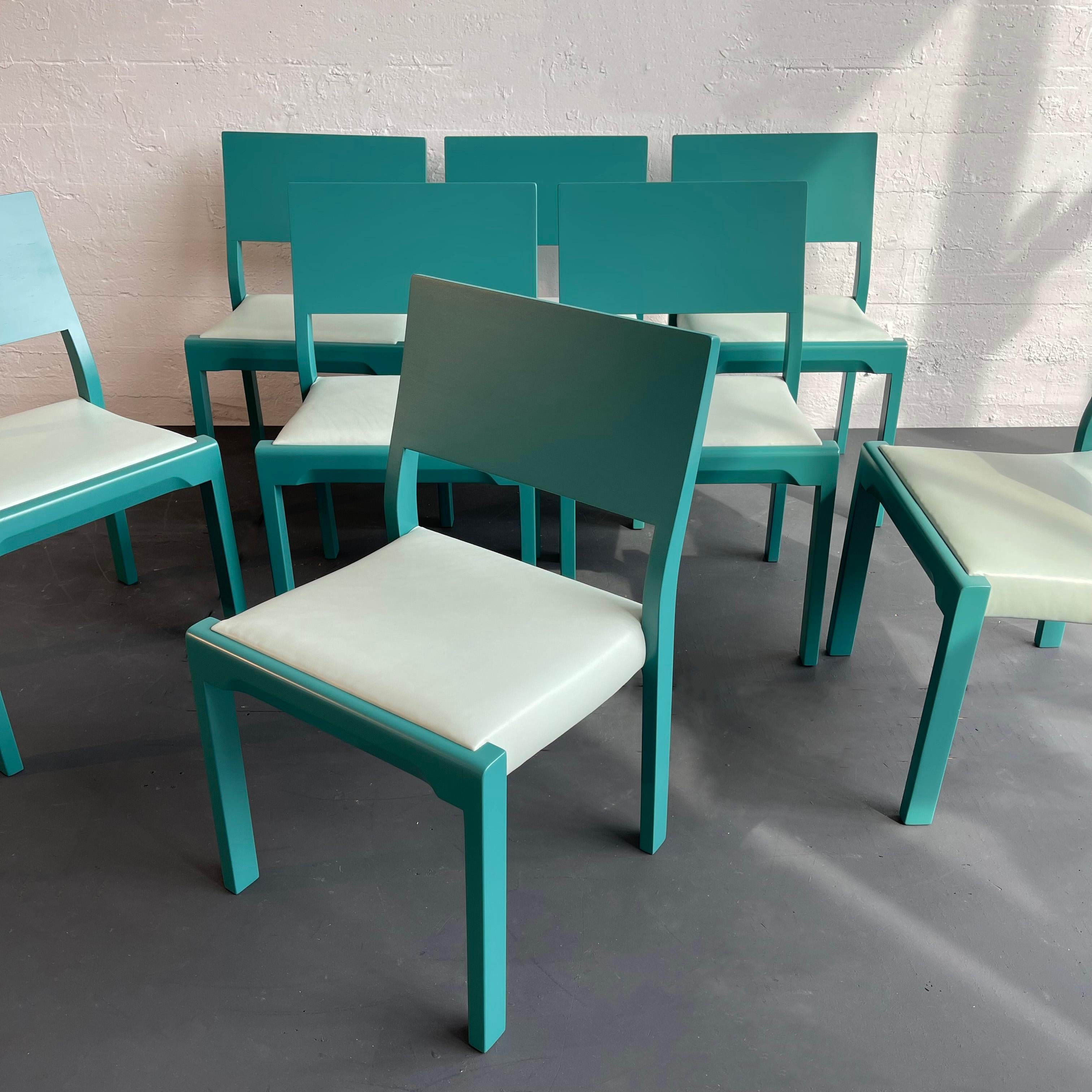 Set Of 8 Mid-Century Modern Dining Chairs By Thonet In Good Condition For Sale In Brooklyn, NY