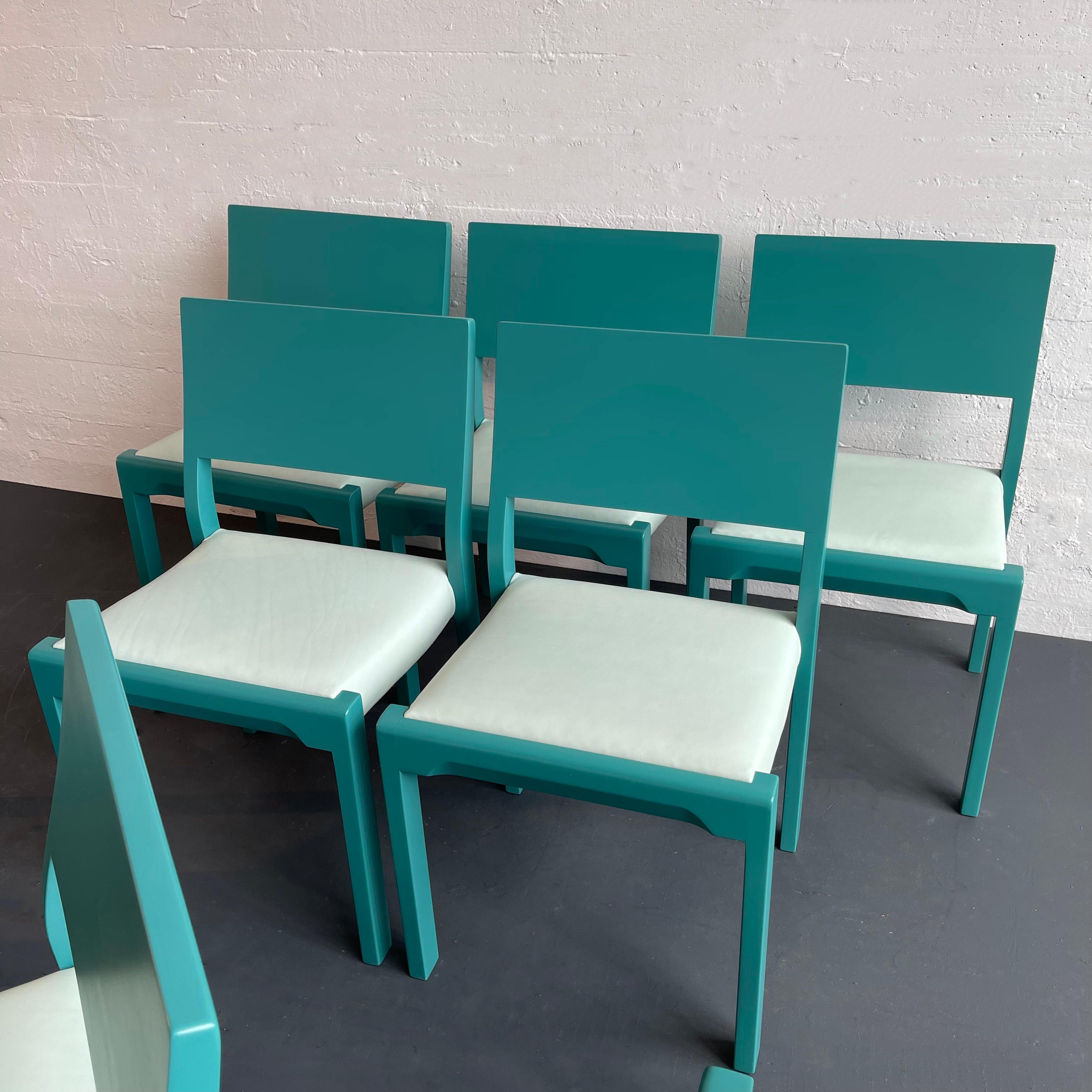 20th Century Set Of 8 Mid-Century Modern Dining Chairs By Thonet For Sale