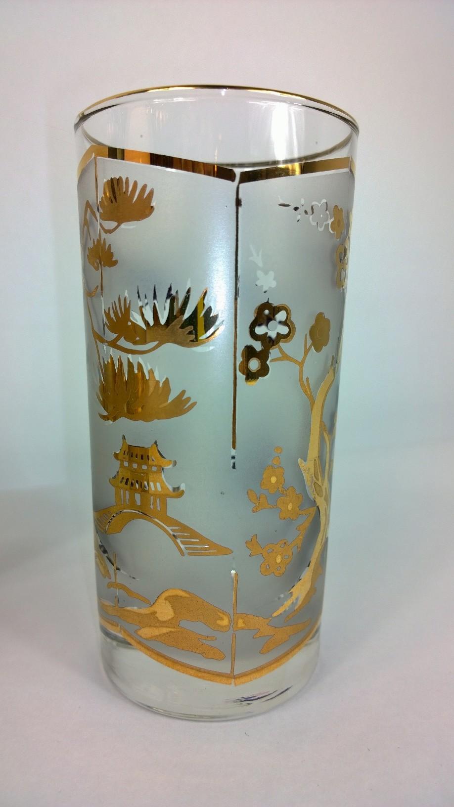 20th Century S/8 Gold Gilt and Frosted Overly Chinoiserie Fred Press Style Cocktail Glasses