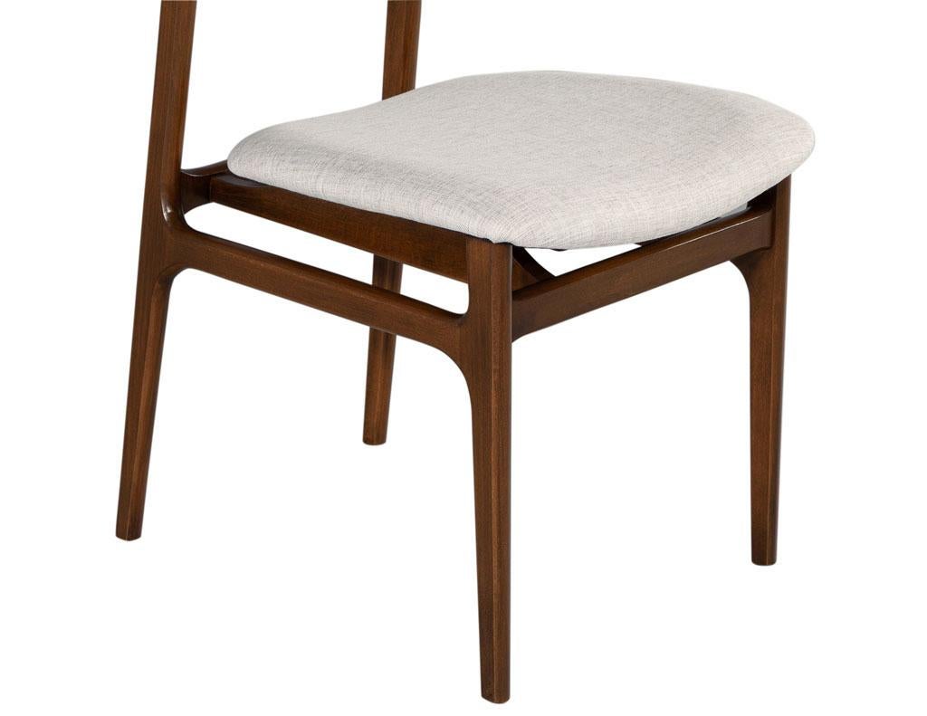 Ensemble de 8 chaises de salle à manger Hendrick d'inspiration mi-siècle moderne en vente 2