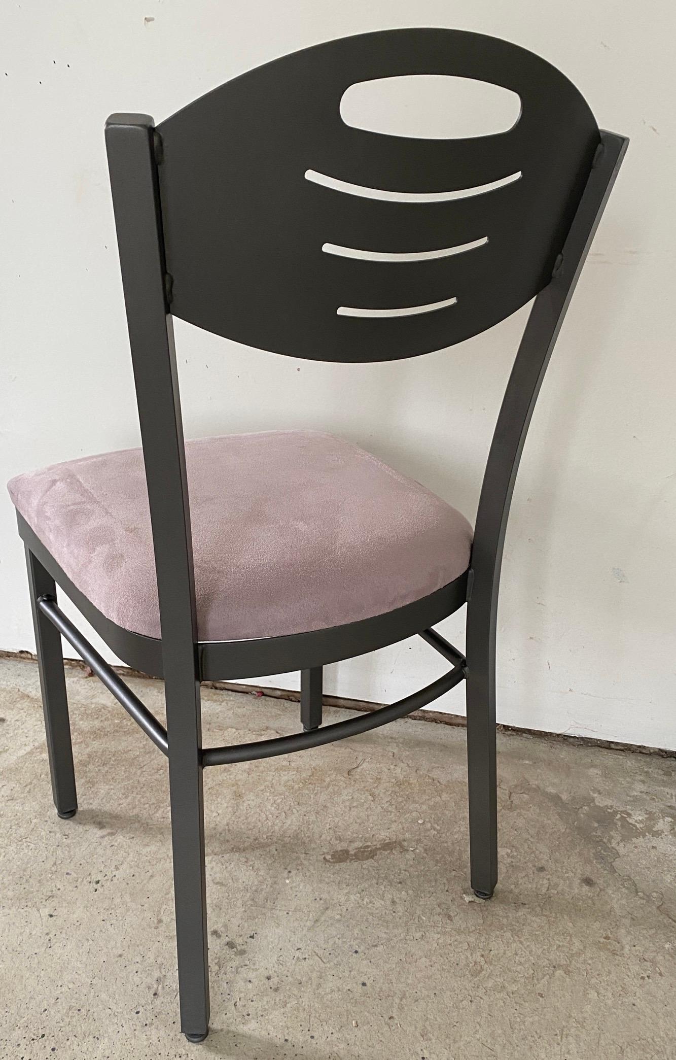 Américain Ensemble de 8 chaises de salle à manger en métal de style mi-siècle moderne en vente