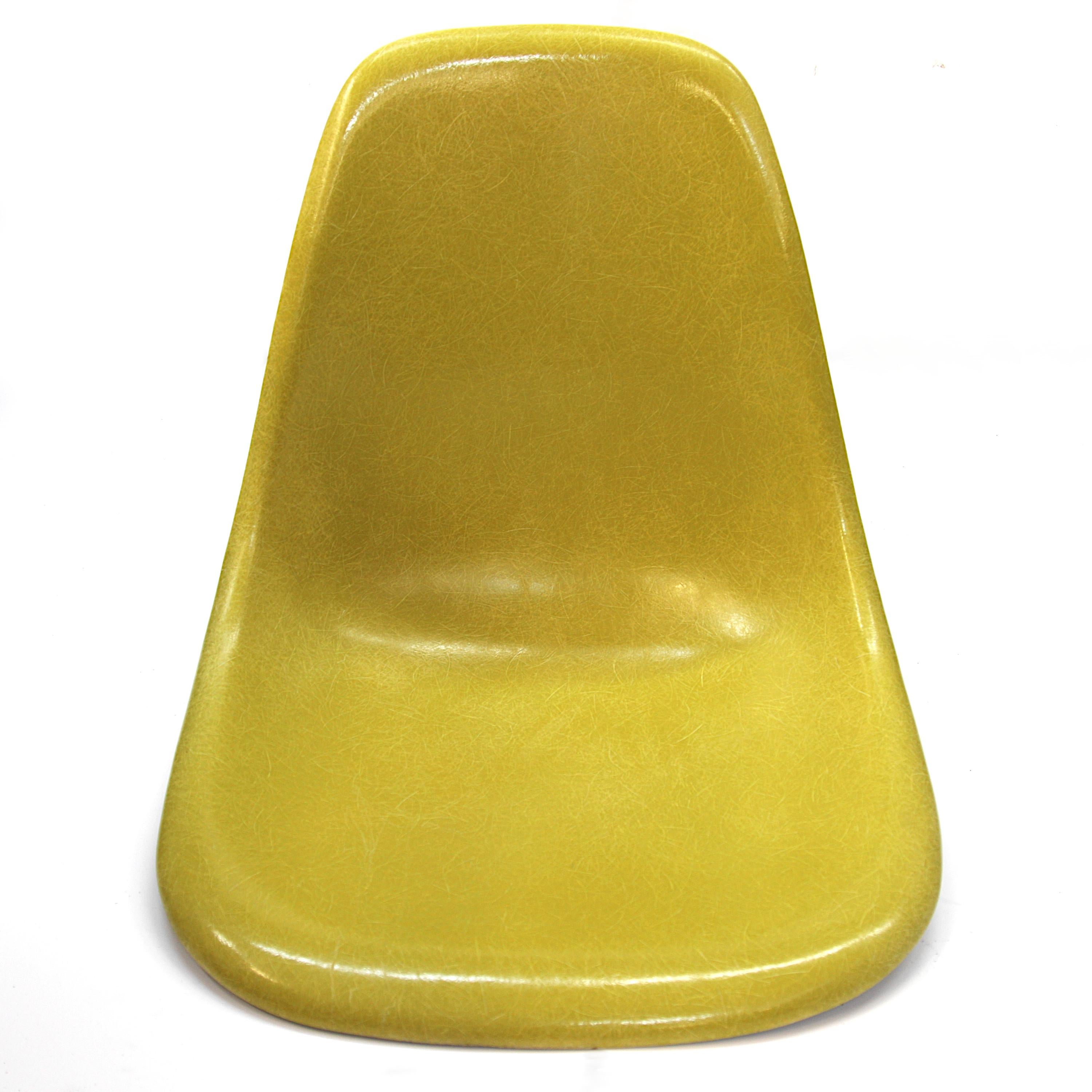 Set of 8 Mid Century Modern Mustard Yellow Dowel Base Eames Dining Shell Chairs 5